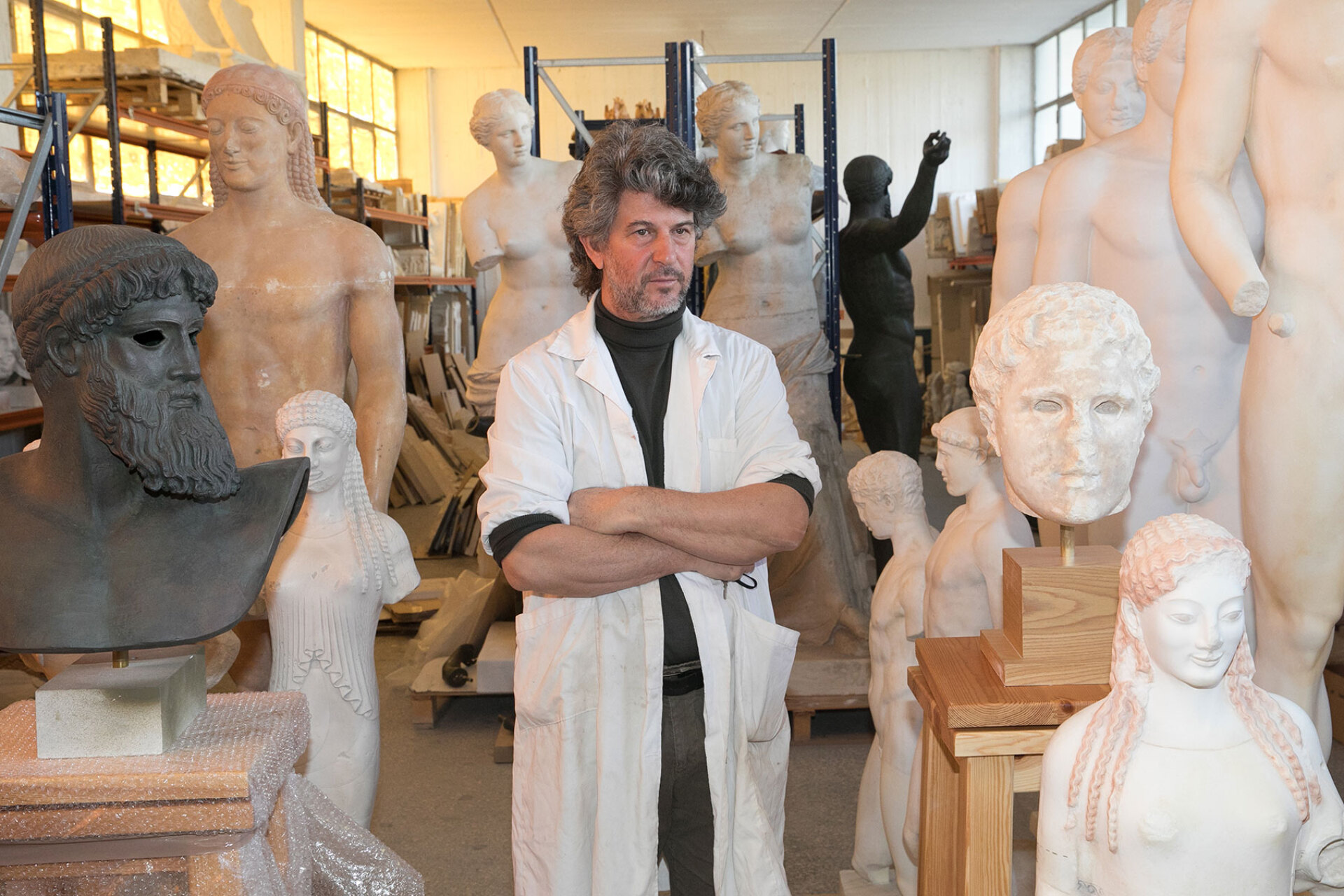 Στέλιος Γαβαλάς, γλύπτης και προϊστάμενος των εργαστηρίων