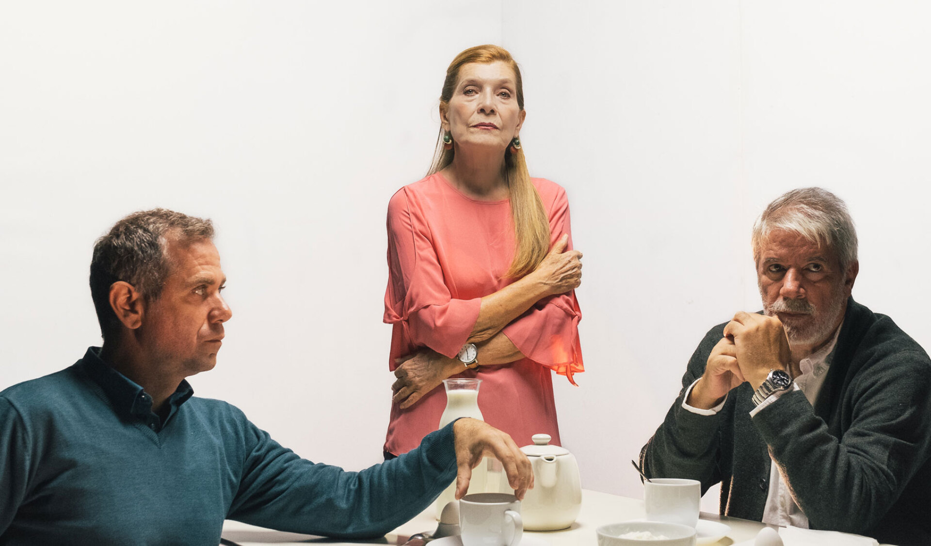 Σκηνή από την θεατρική παράσταση «Υποχώρηση από τη Μόσχα»