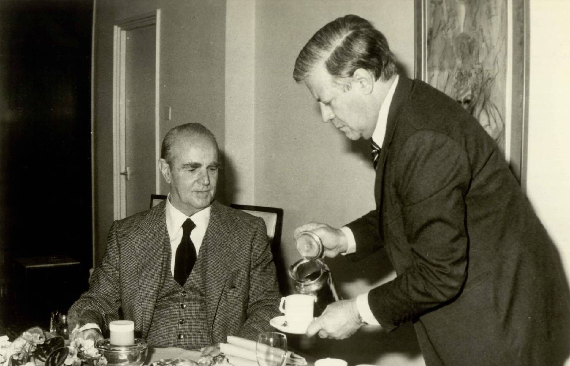 Κωνσταντίνος Καραμανλής, Χέλμουτ Σμιτ (1977)