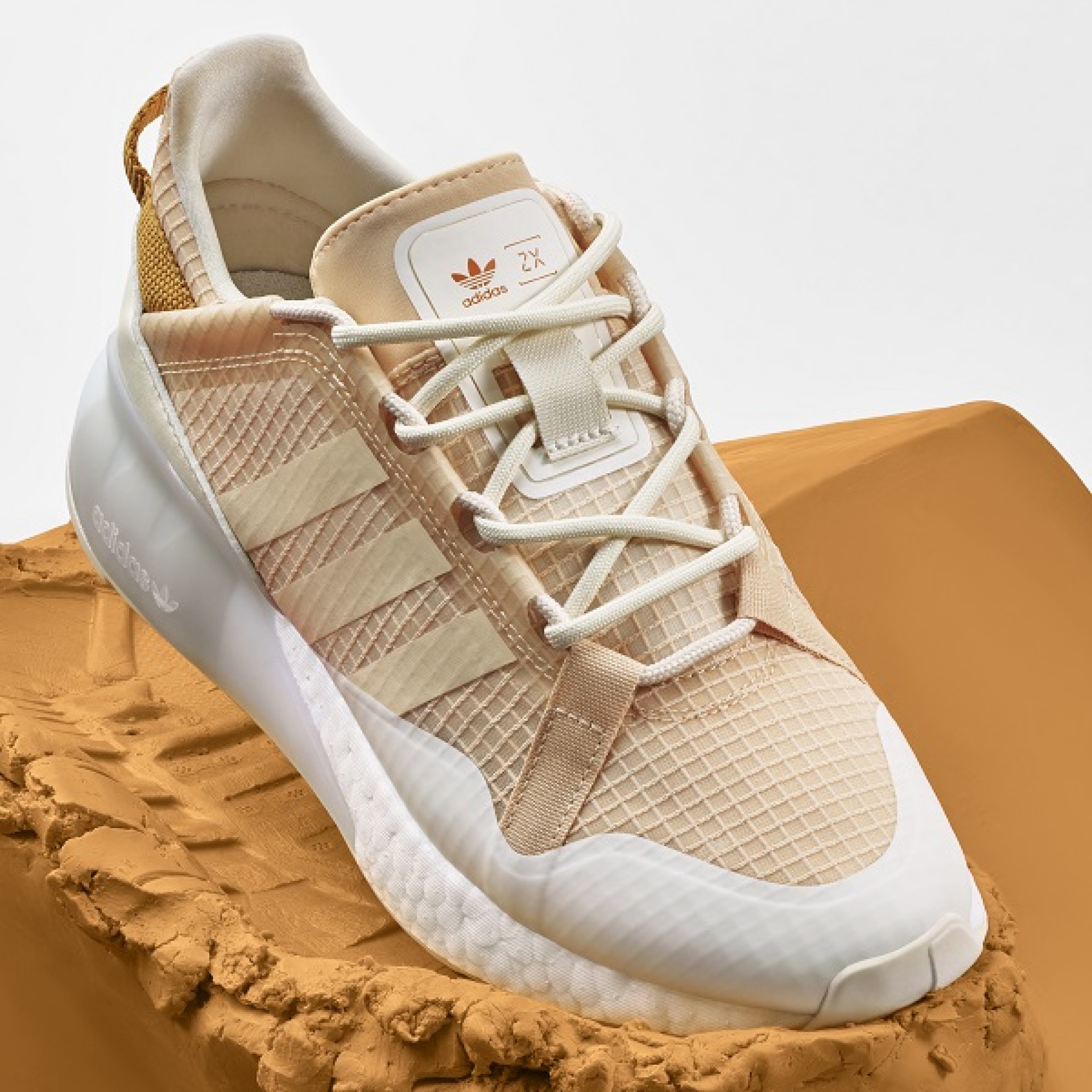 adidasoriginals_ss21_zx_2k_boost_pure_w_s42634_female_detail_3.jpg