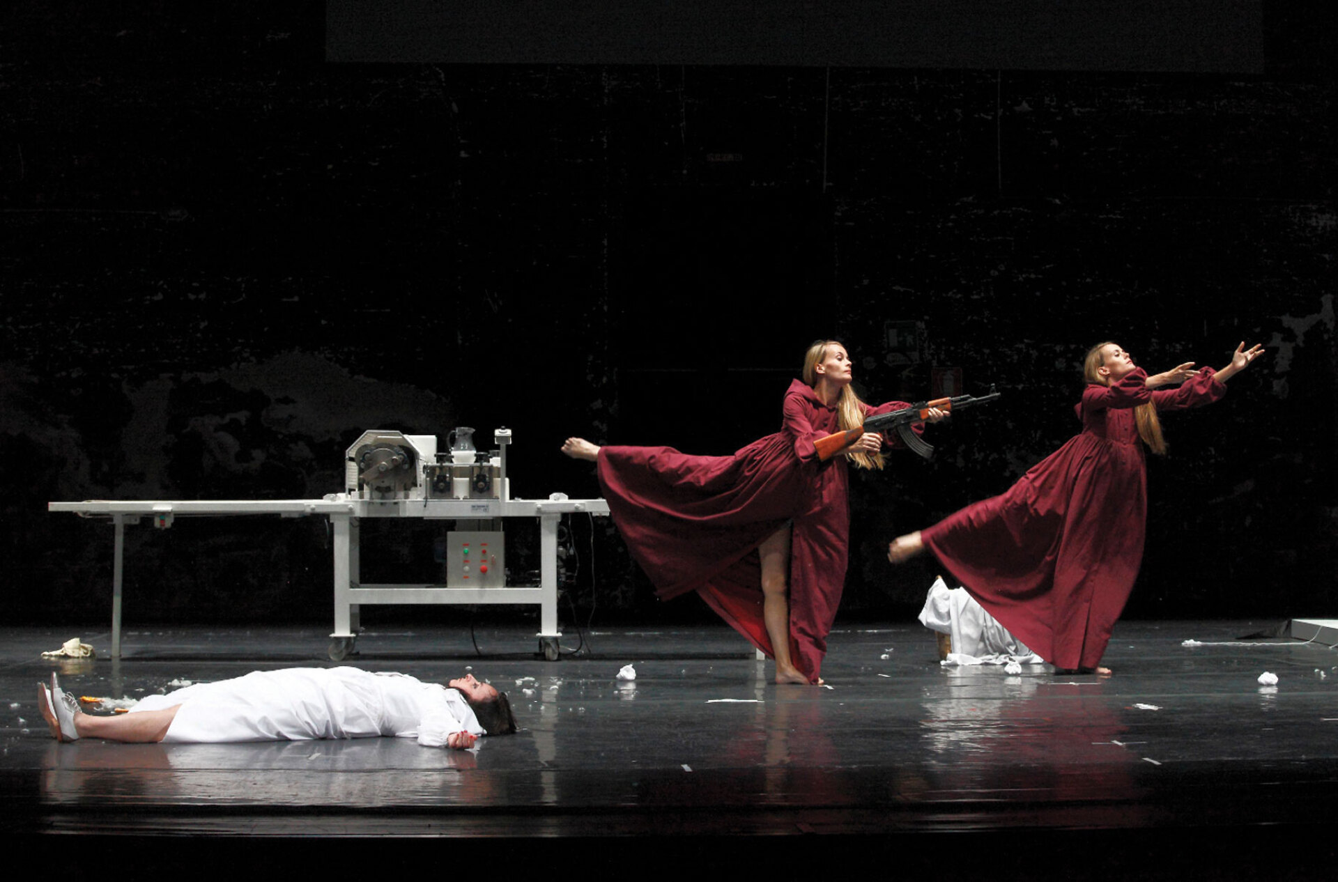 Angélica Liddell, «Γένεσις 6, 6-7» © Luca  Del Pia