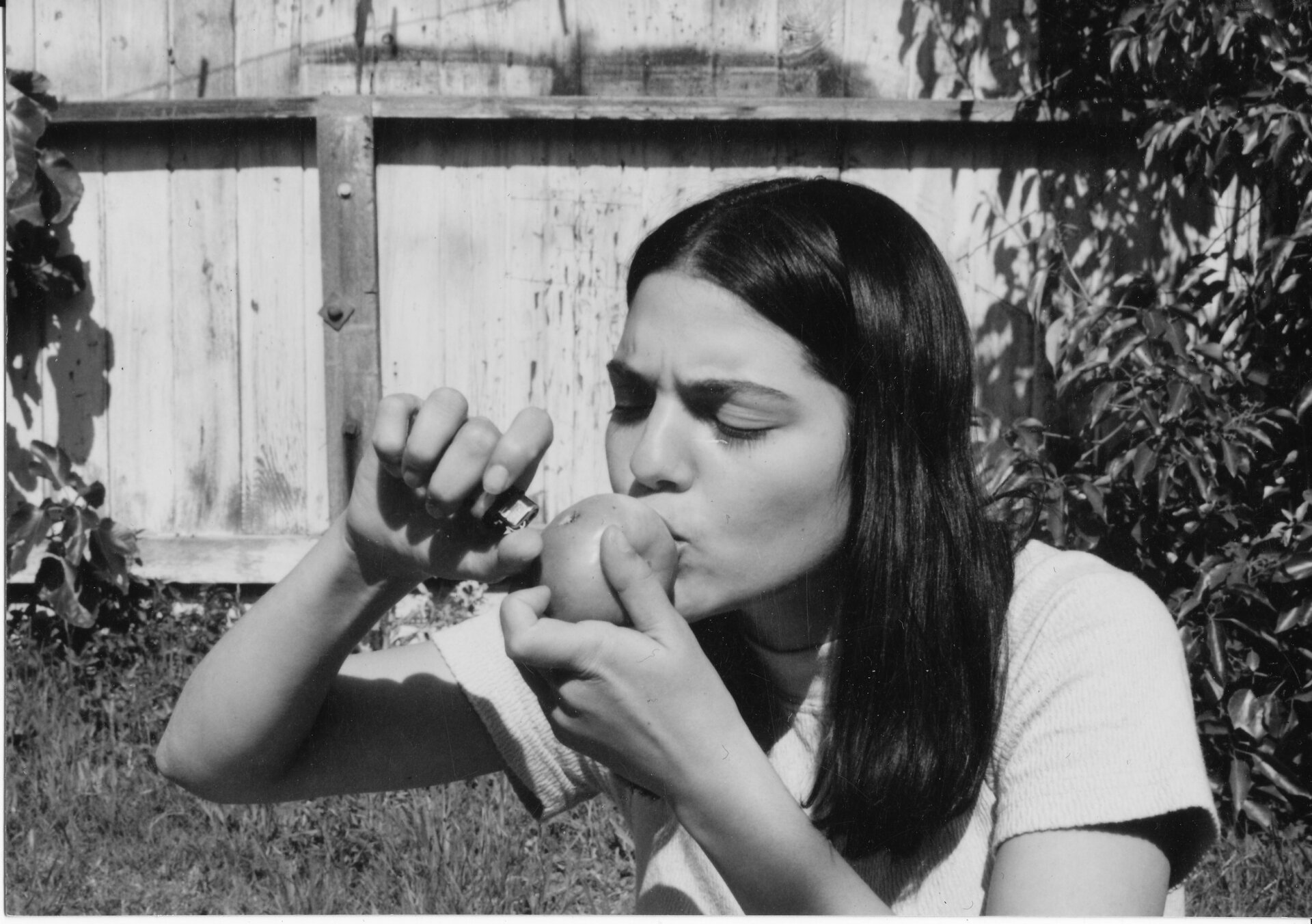 Συνέντευξη με τον Ελληνοαμερικάνο φωτογράφο Ithaka Darin Pappas, που φωτογράφισε πρώτος το 1988 το θρυλικό rap συγκρότημα N.W.A.