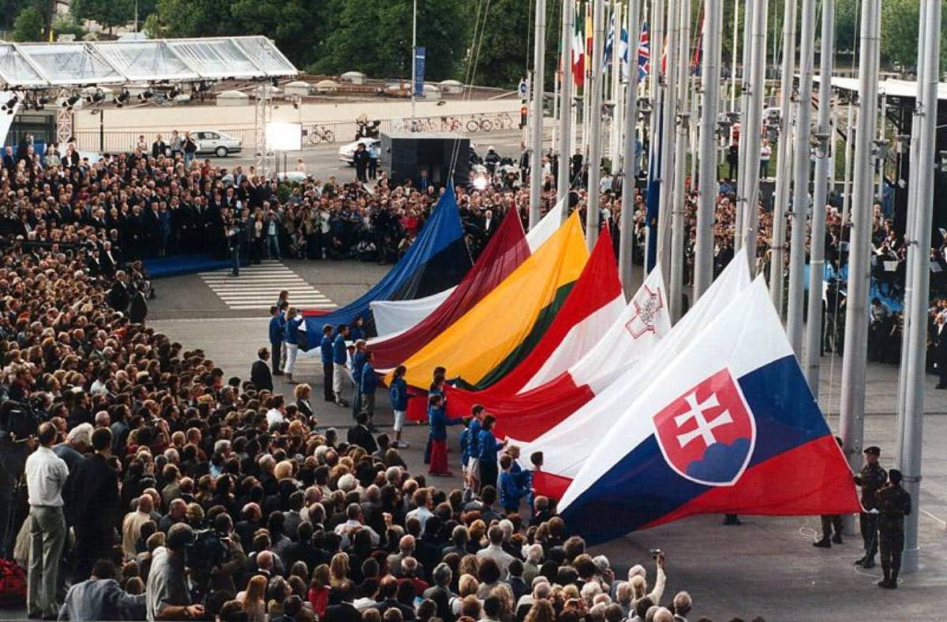 10 επιπλέον κράτη εντάχθηκαν στην Ευρωπαική Ένωση το 2004