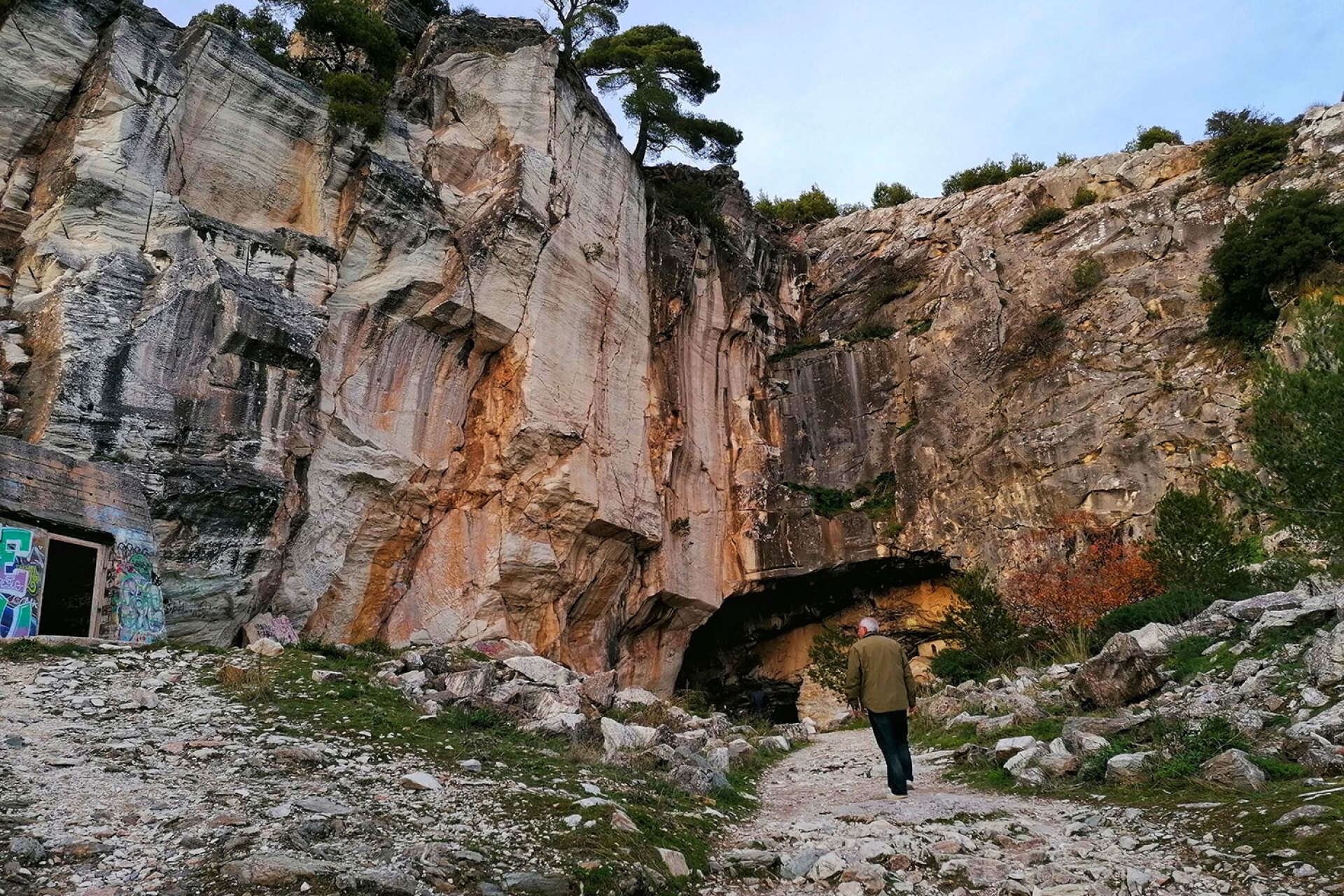 Σπηλιά της Πεντέλης ή Σπηλιά του Ντάβελη