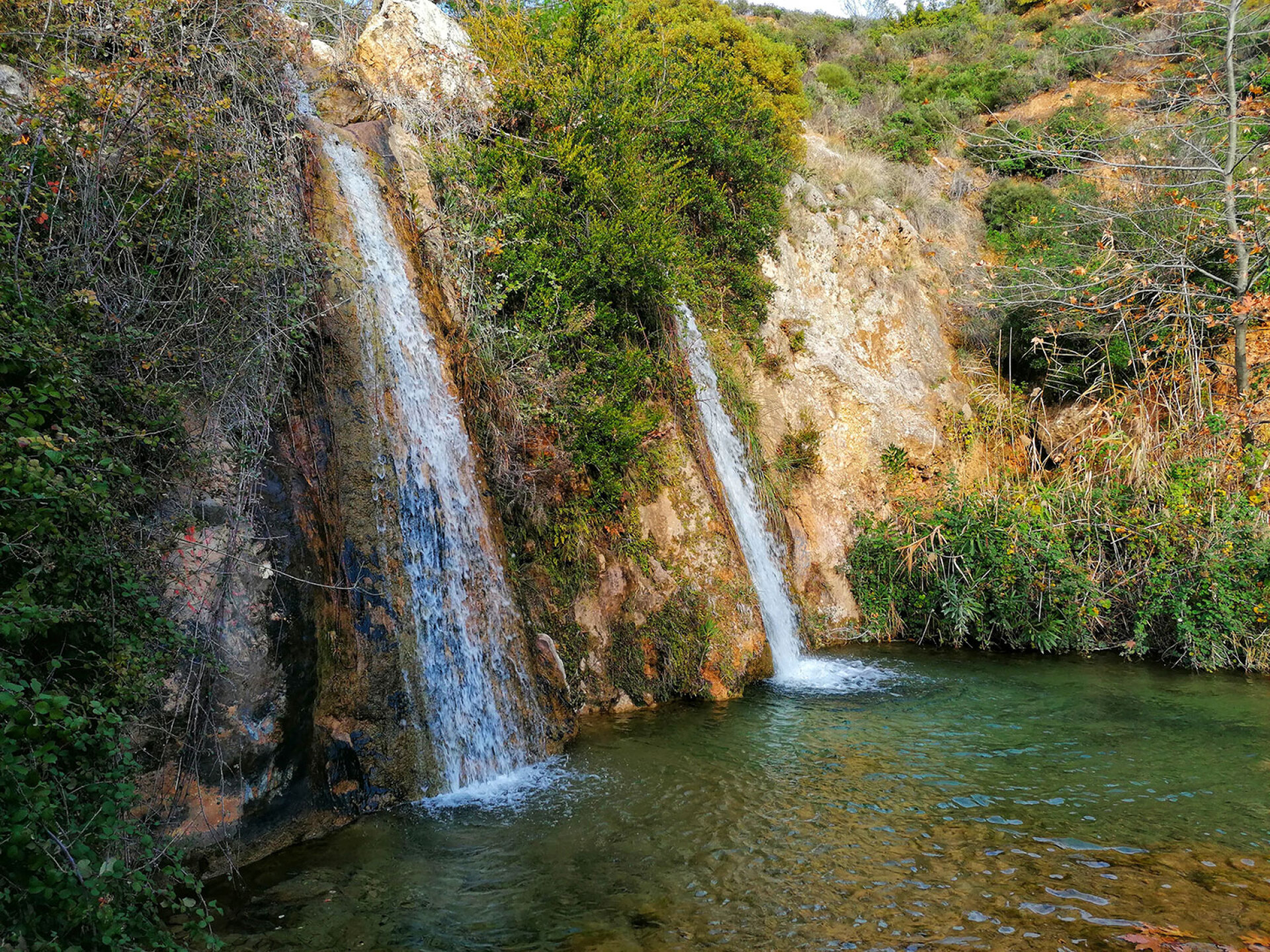 Οι καταρράκτες Βαλανάρη, στο Ντράφι