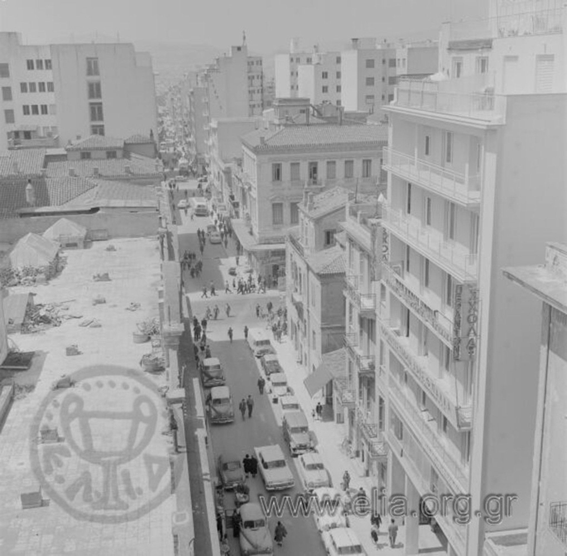 Οδός Ευριπίδου. Διασταύρωση με την οδό Αθηνάς, δεκαετία 1960