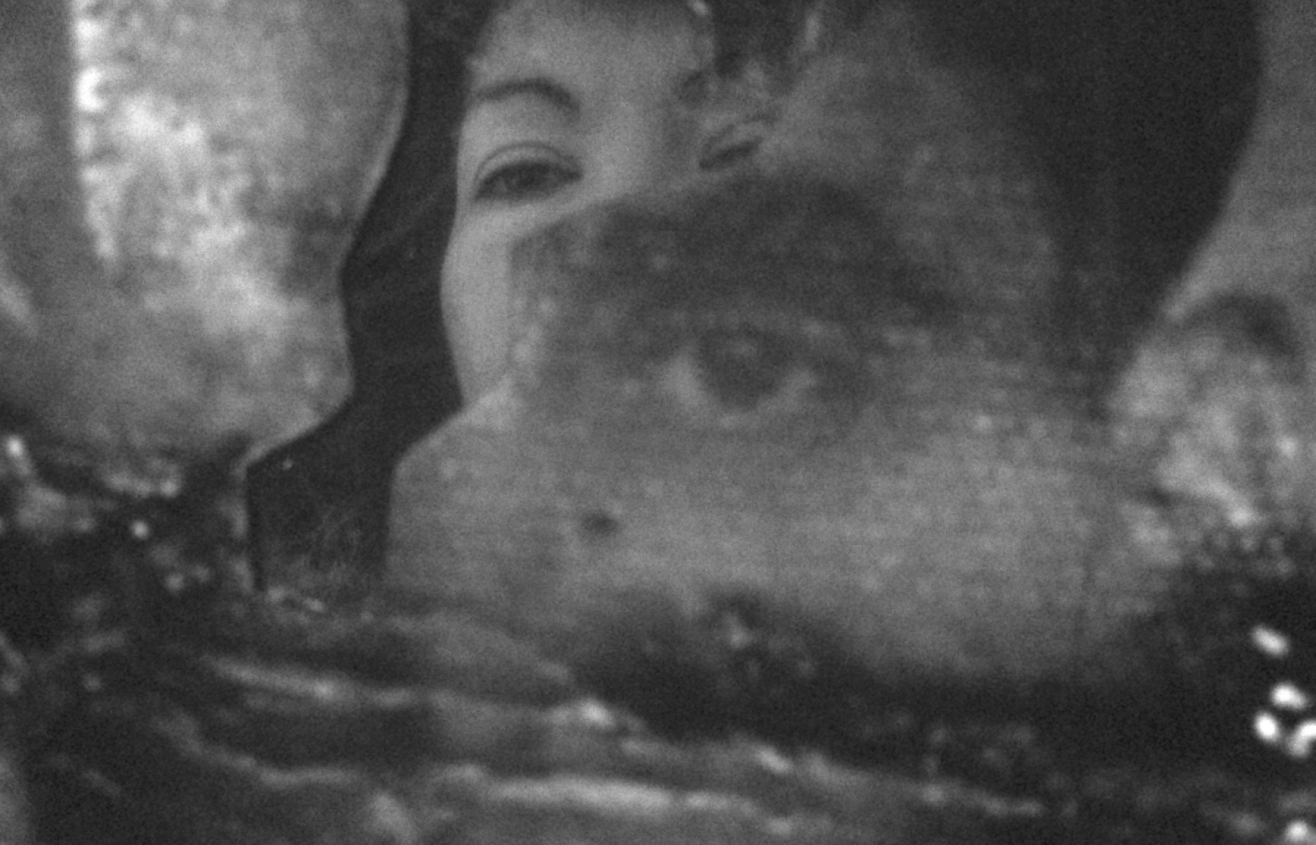 Αυτό που δεν βλέπουμε μάς κοιτάζει  © Ilias Poulos