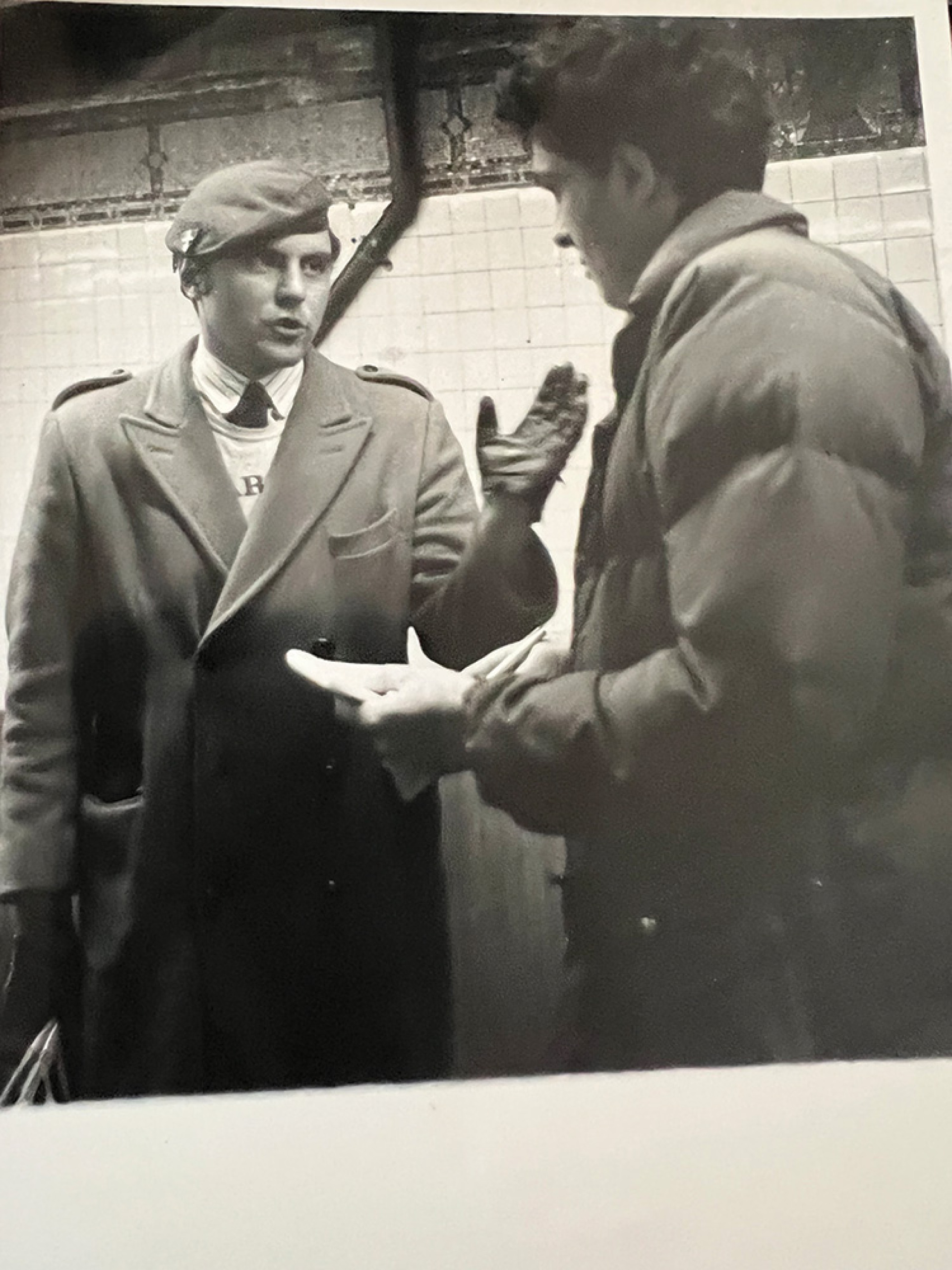 Ο Αλέξης Παπαχελάς σε ένα από τα πρώτα του ρεπορτάζ,  φοιτητής στη Ν. Υόρκη, 1985