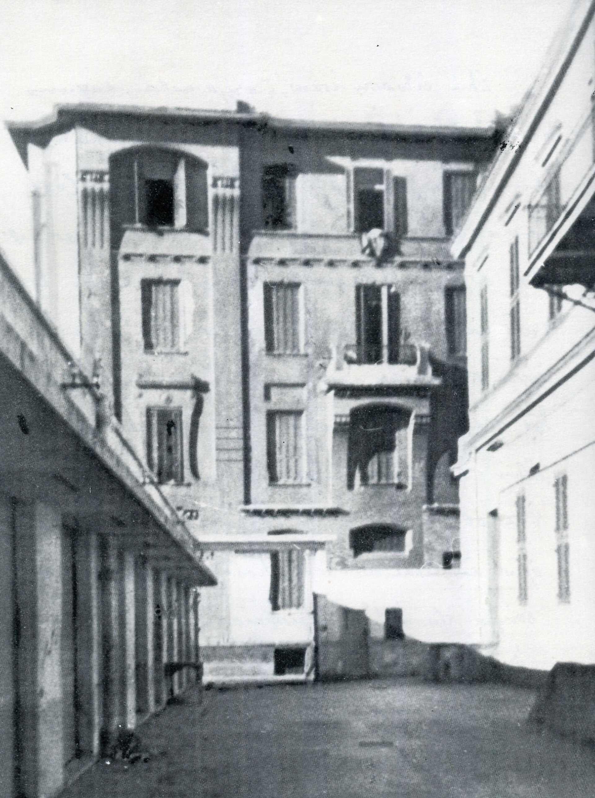 οδός Λέψιους αρ.10. Το διαμέρισμα που νοίκιασαν ο Κωνσταντίνος και ο Παύλος Καβάφης είναι εκείνο που έχει το μπαλκόνι