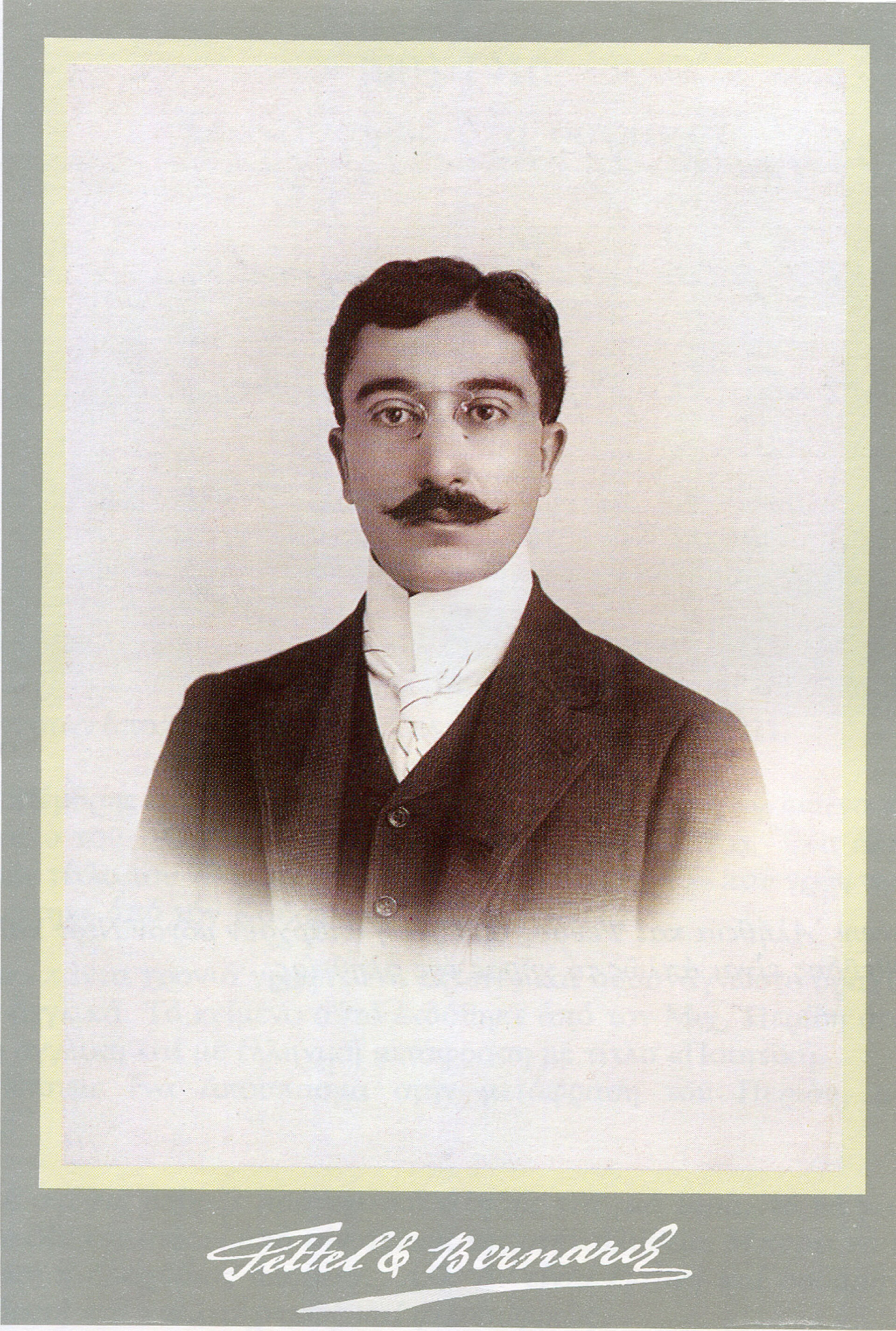 Πορτραίτο του Καβάφη στο φωτογραφείο Φεττέλ και Μπερνάρ της Αλεξάνδρειας, 1901 ή 1903