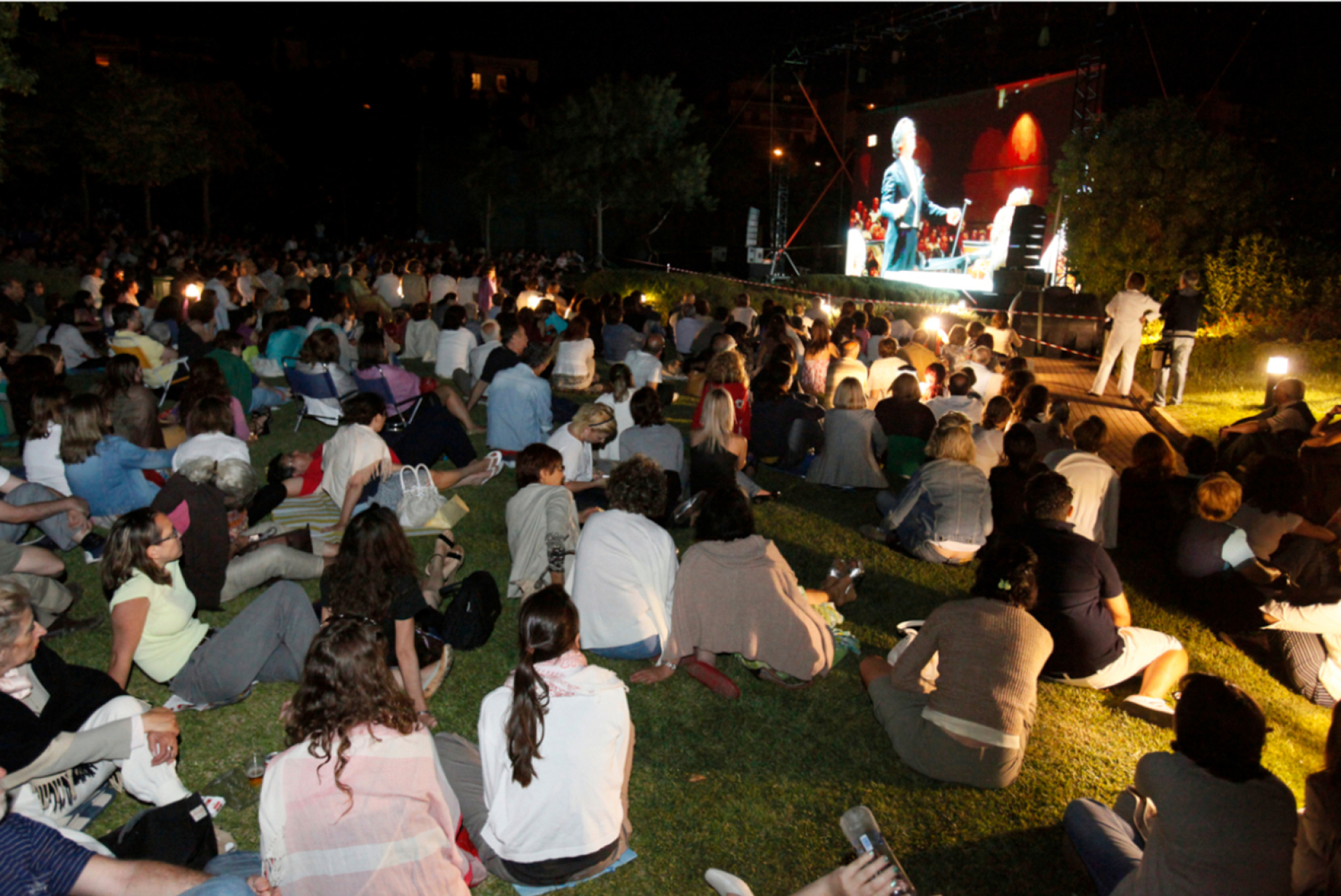 Κόσμος στον Κήπο του Μεγάρου Μουσικής Αθηνών