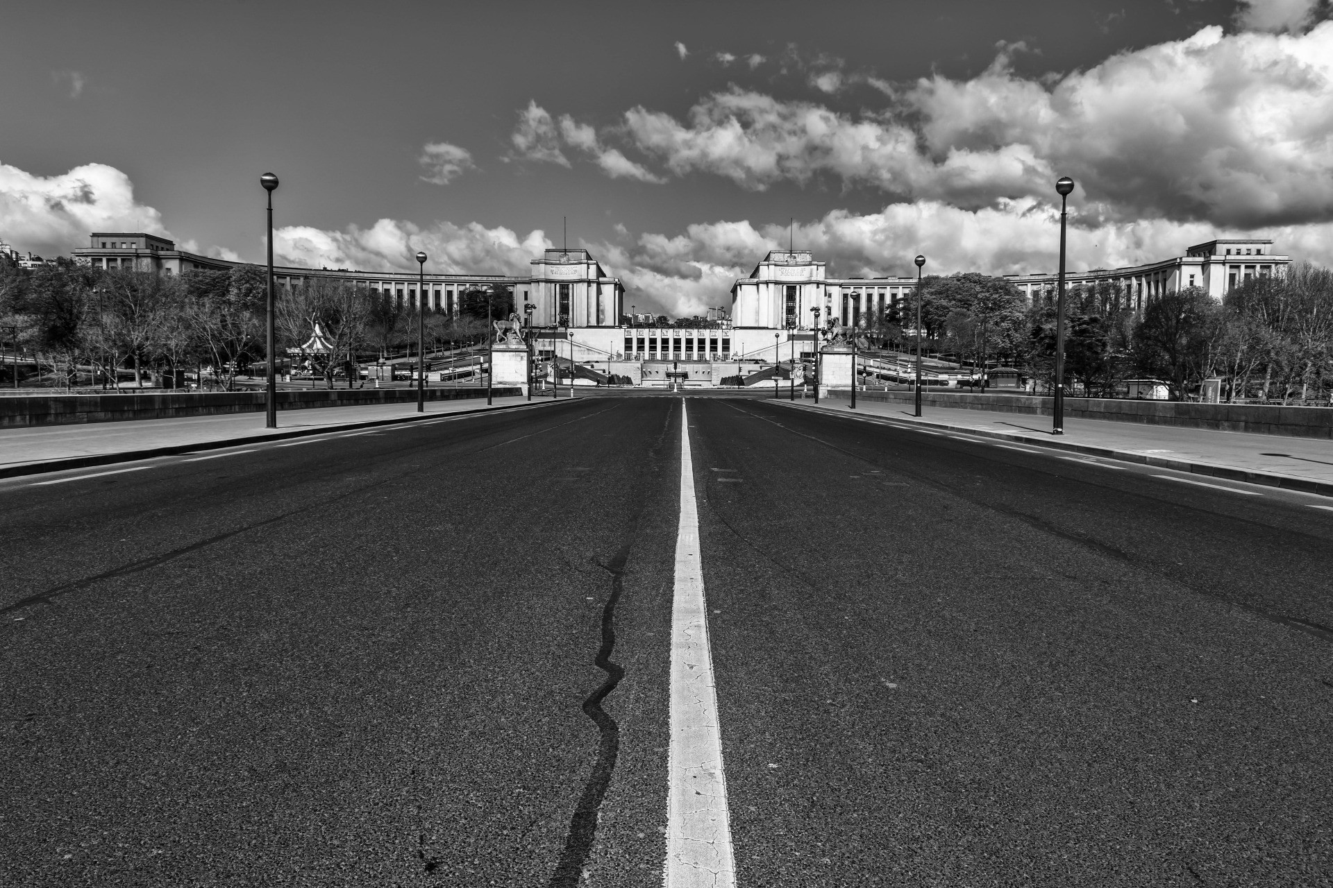 Ο Νίκος Αλιάγας στέλνει γράμμα και φωτογραφίες από το Παρίσι 