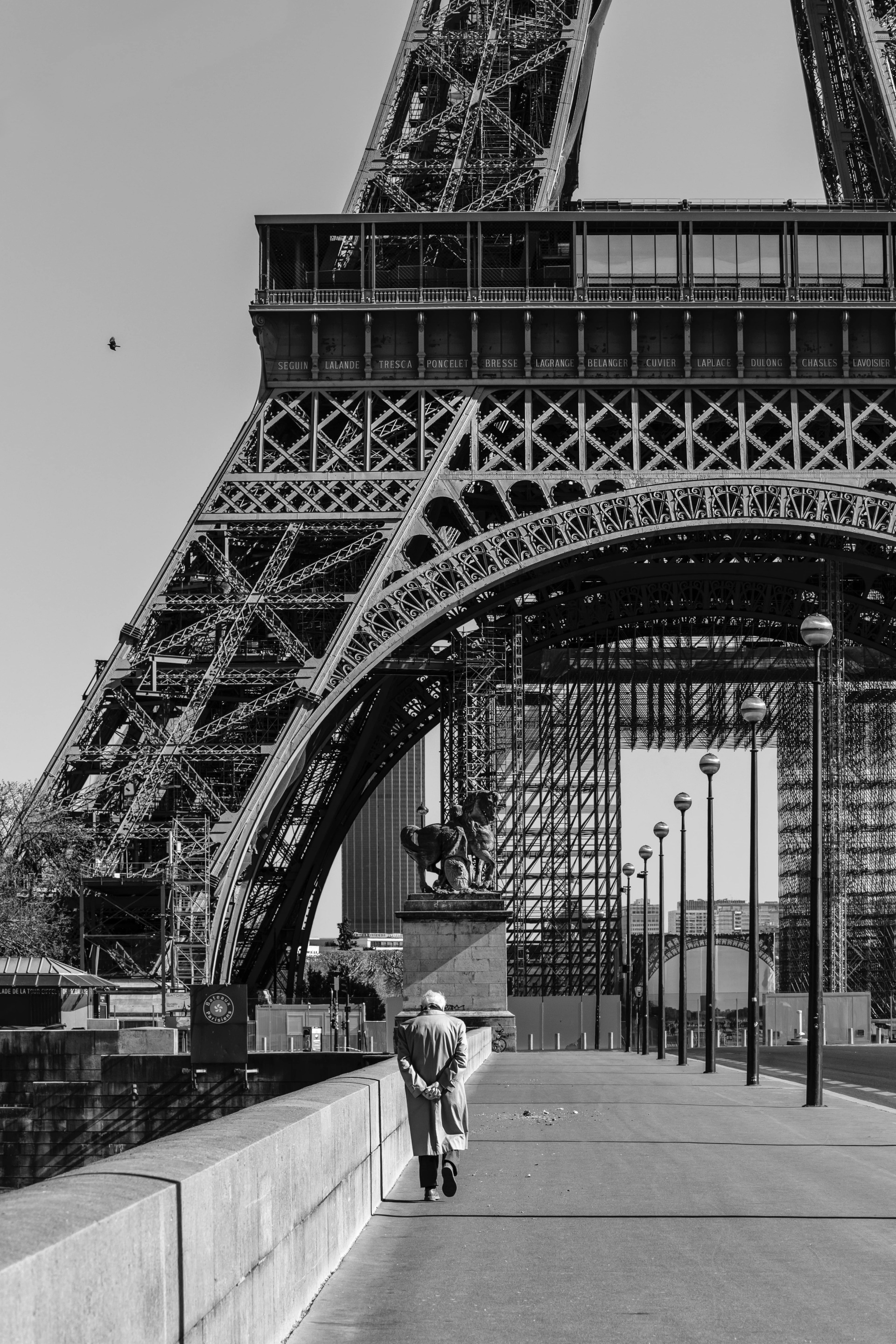 Ο Νίκος Αλιάγας στέλνει γράμμα και φωτογραφίες από το Παρίσι 