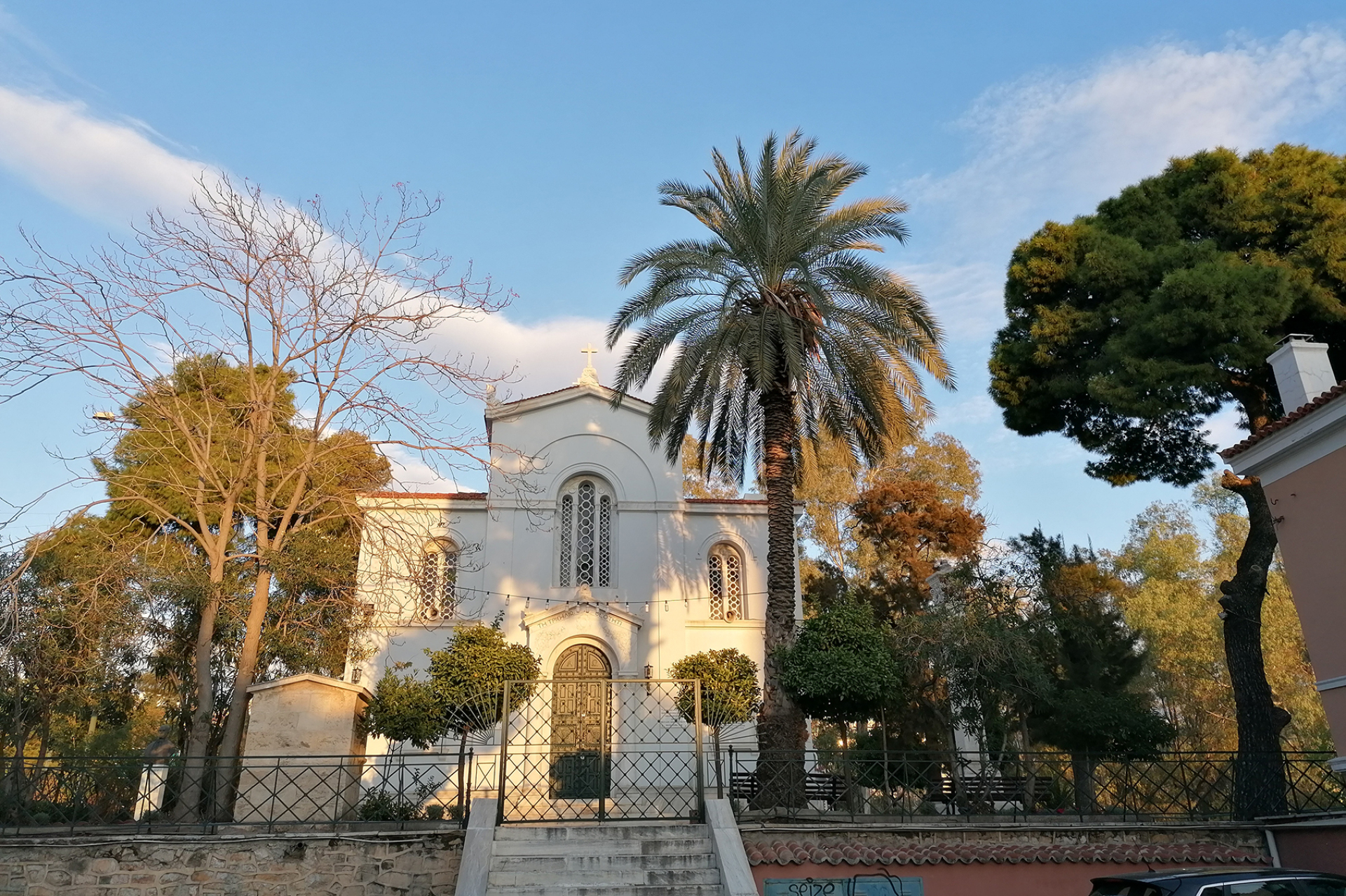 Ιερός Ναός Αγίου Γεωργίου Ριζαρείου Εκκλησιαστικής Σχολής