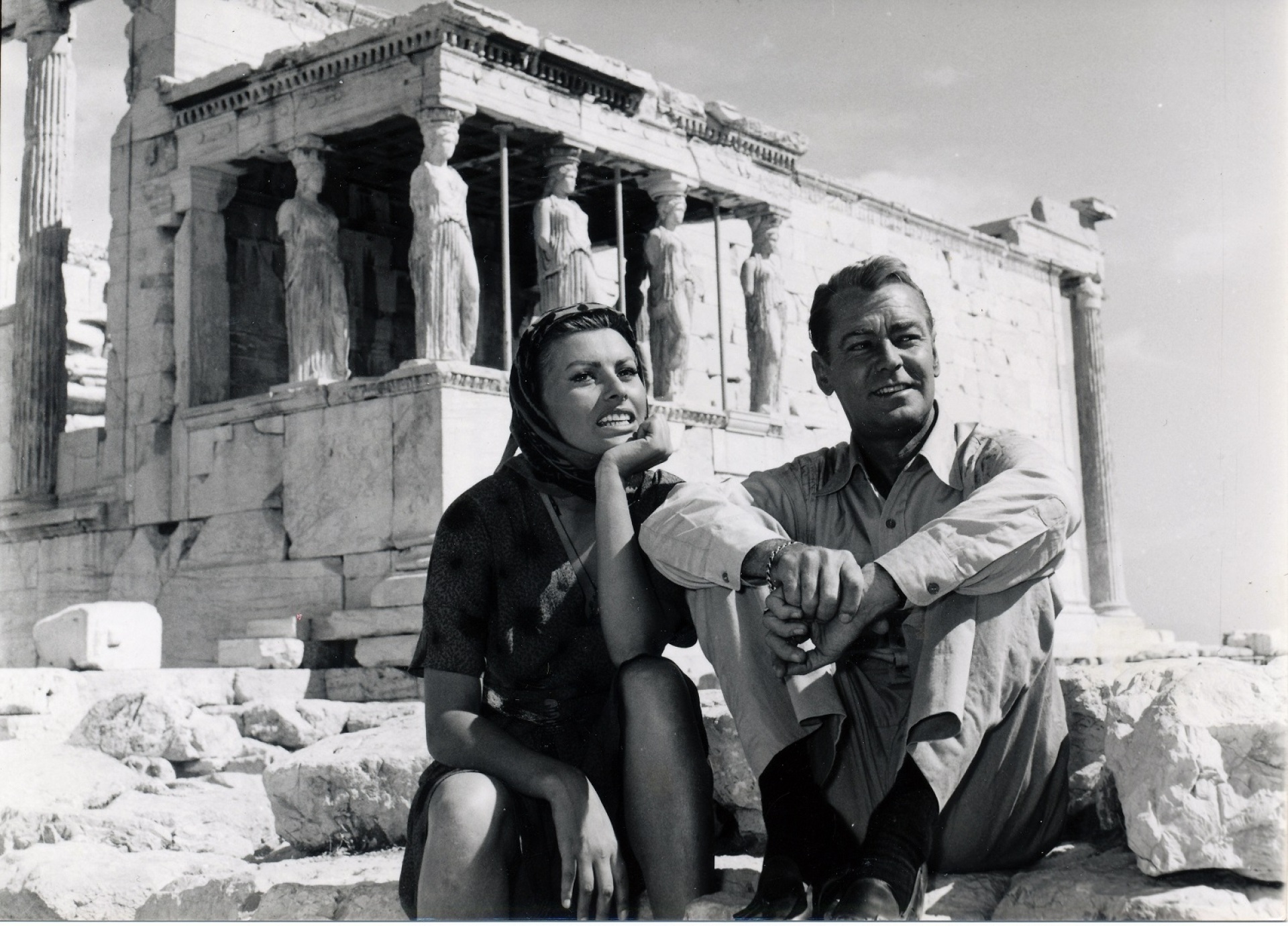 Ο Βασίλης Μάρος σε ένα διάλειμμα από τα γυρίσματα της ταινίας το «Παιδί και το Δελφίνι» με τη Σοφία Λόρεν