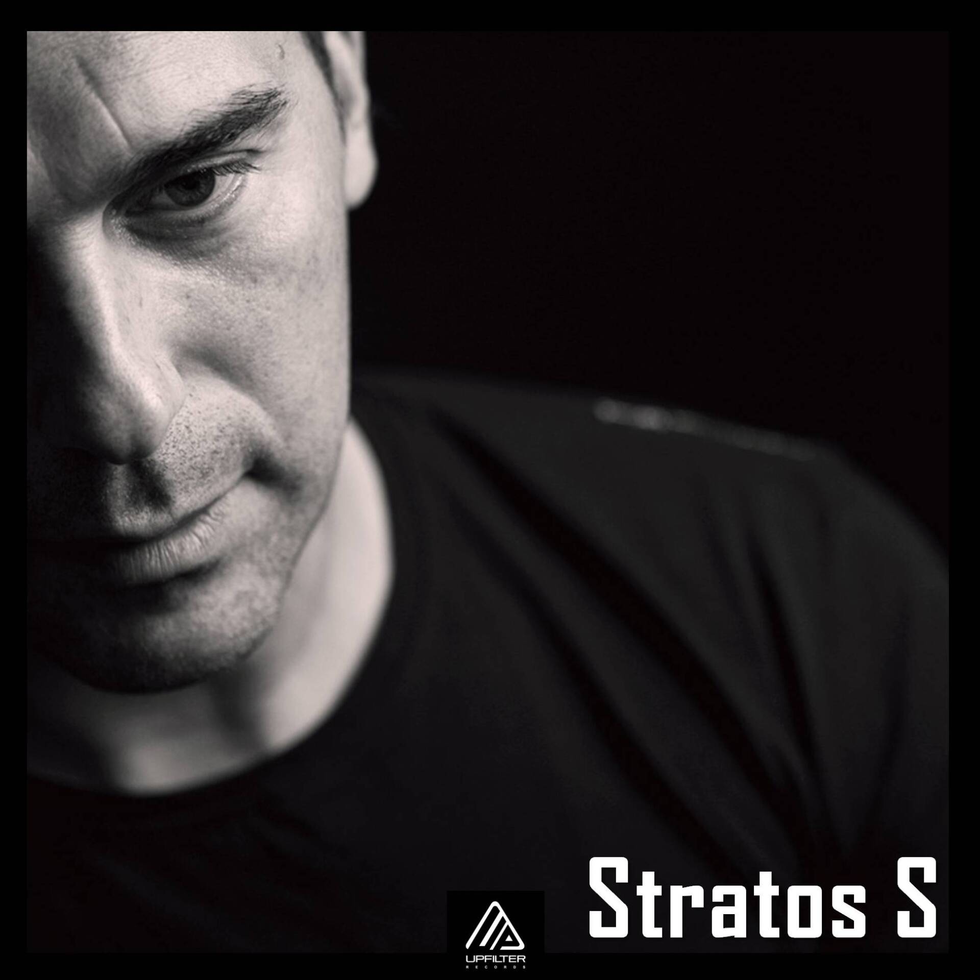 Ο μουσικός παραγωγός και DJ, Stratos S