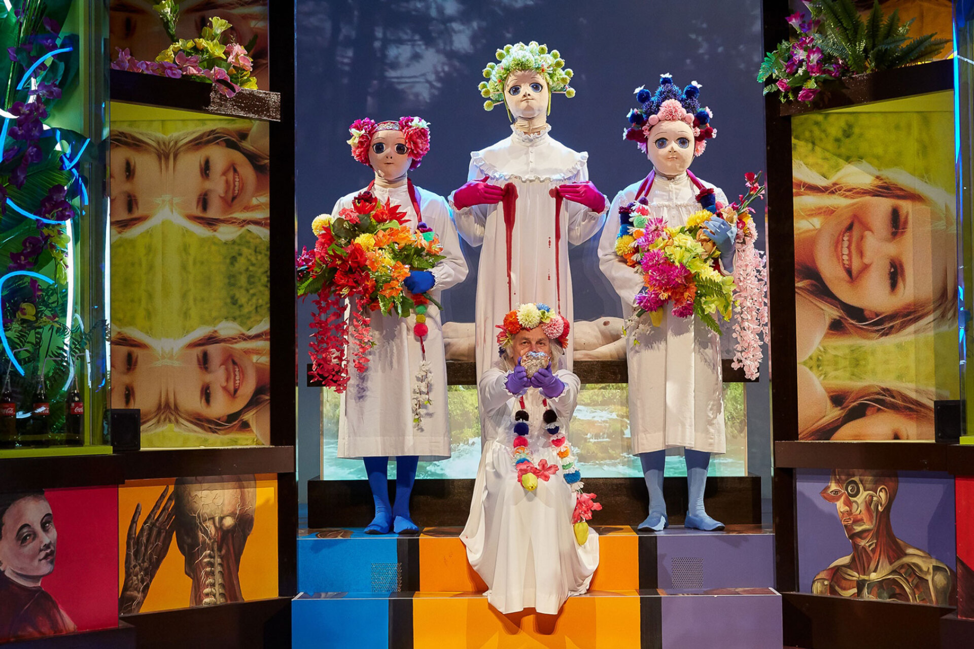 Suzanne Kennedy, Αυτόχειρες παρθένοι © Judith Buss