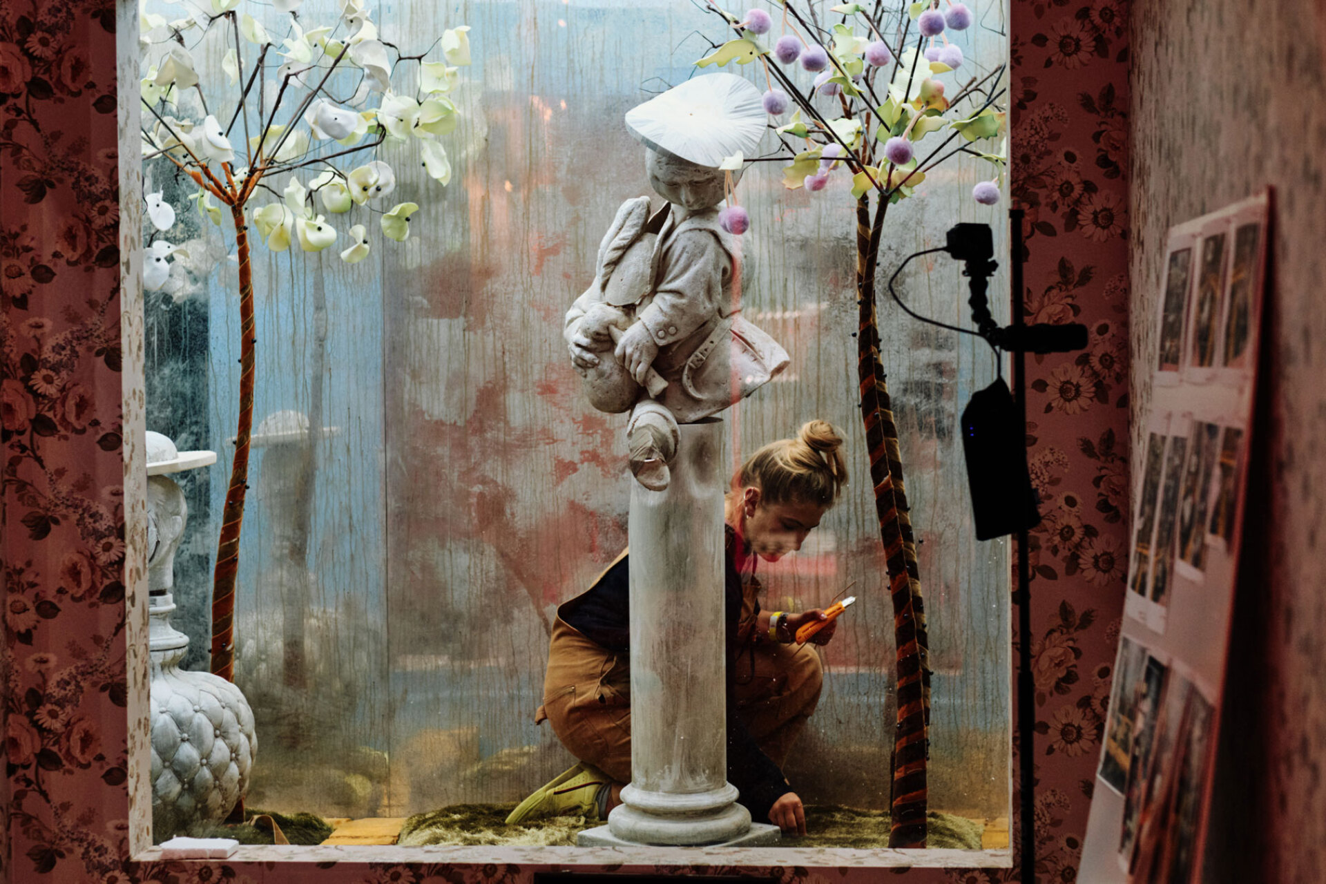 the-making-of-the-vas-tim-walker-wonderful-things-exhibition-c-jamie-stoker.jpg