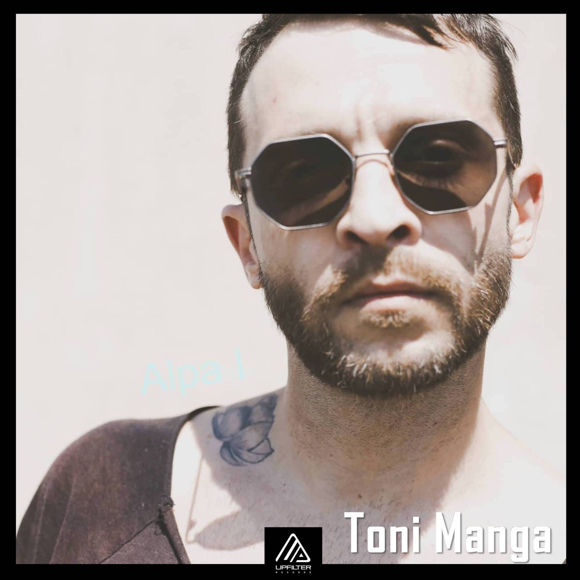 Ο μουσικός παραγωγός και DJ, Toni Manga