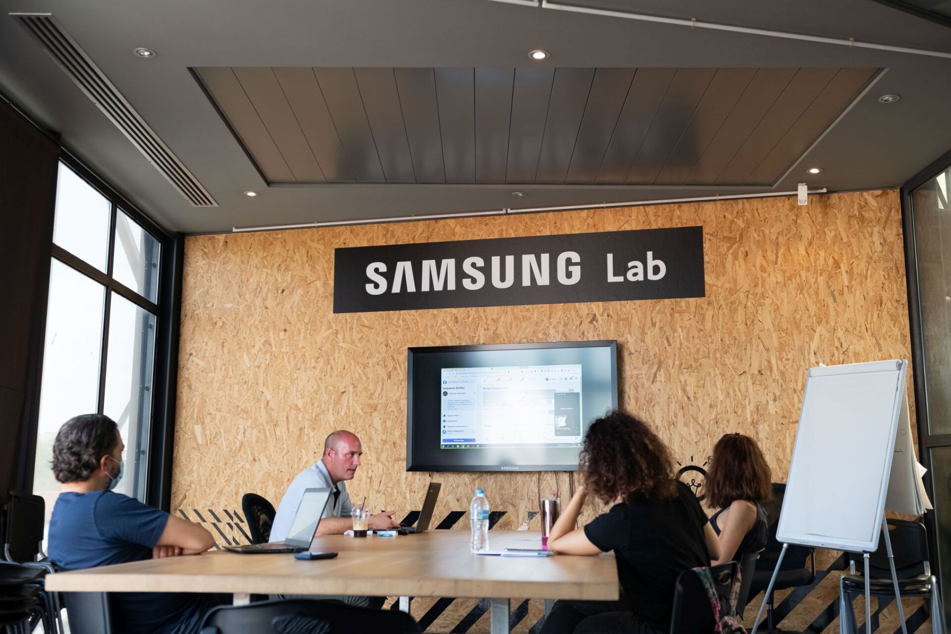 Ο Γεράσιμος Τζαμαρέλος επί τω έργο