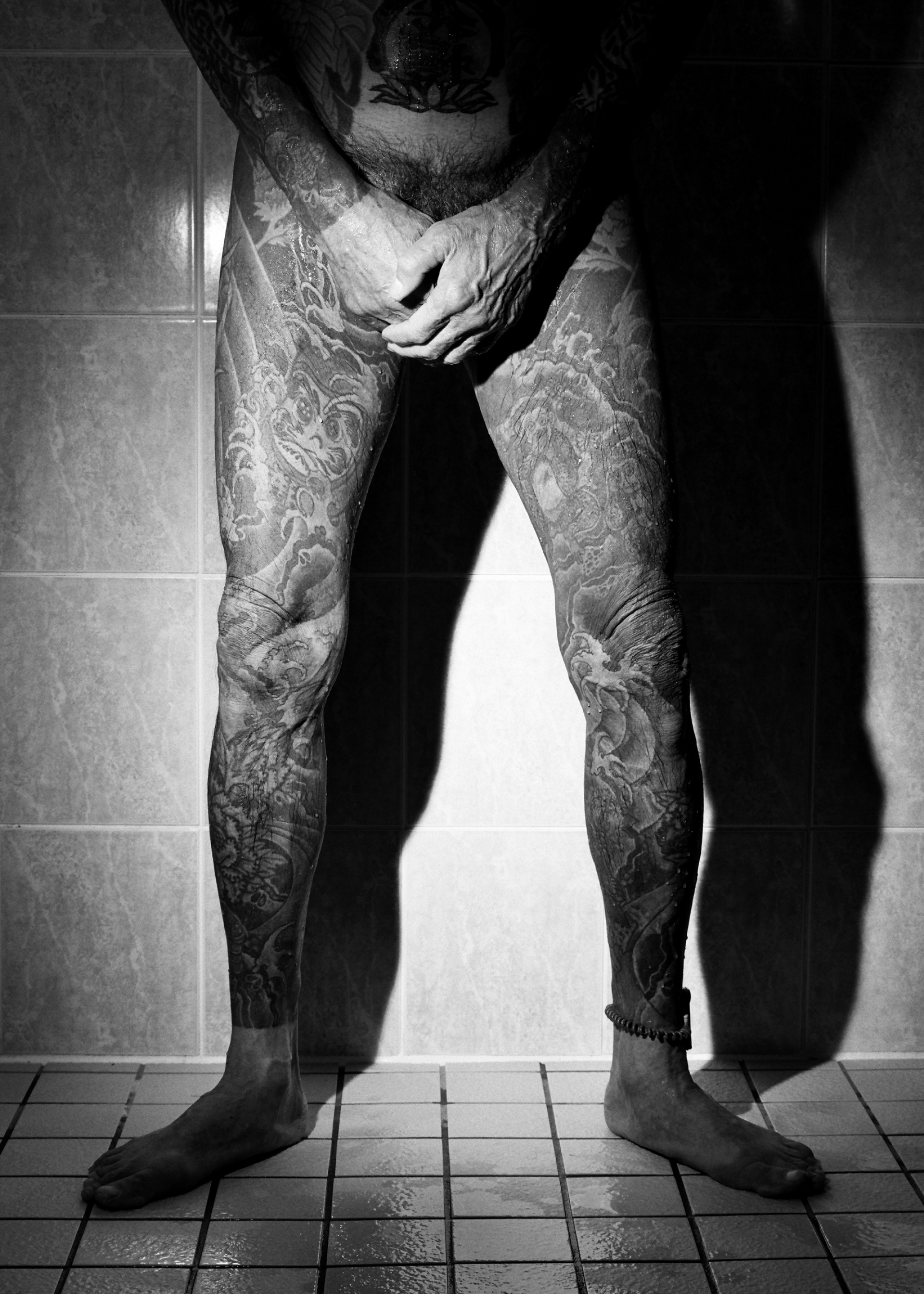 Γιακούζα: Συνέντευξη με τον φωτογράφο Theo Cottle για το λεύκωμά του «893 Yakuza: The Setting Sun»