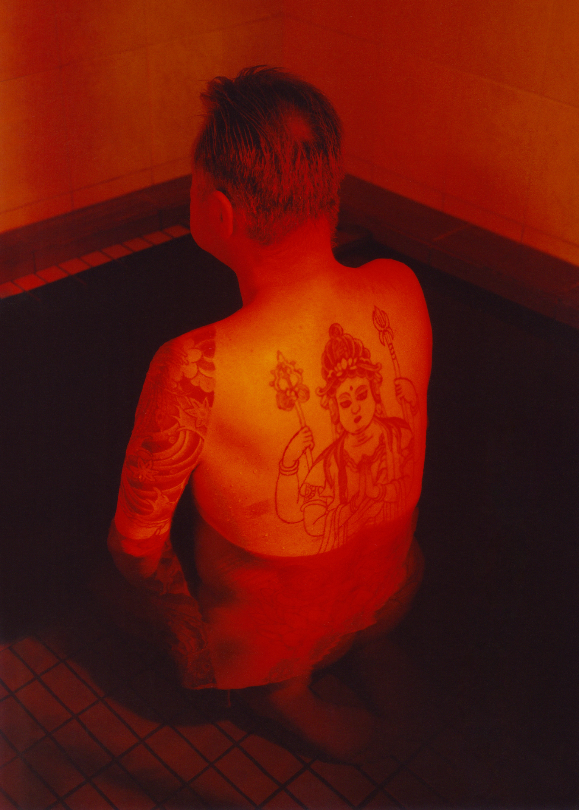 Γιακούζα: Συνέντευξη με τον φωτογράφο Theo Cottle για το λεύκωμά του «893 Yakuza: The Setting Sun»