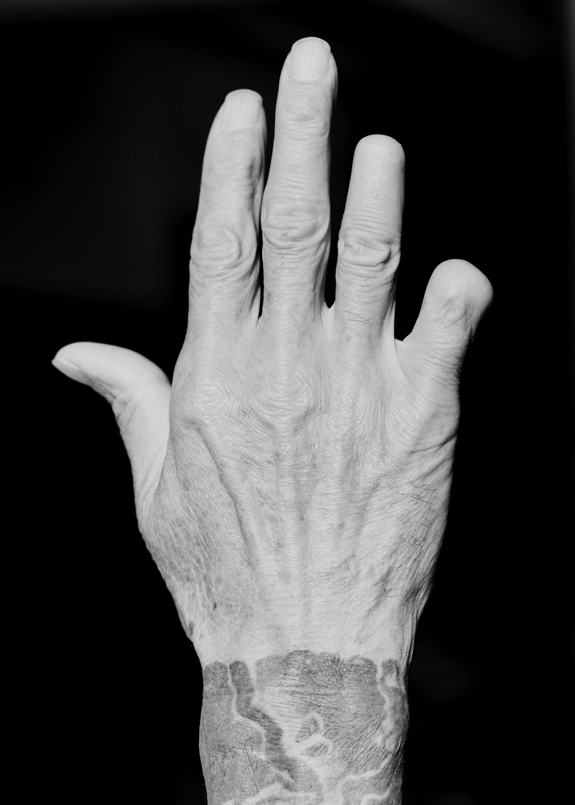 Γιακούζα: Συνέντευξη με τον φωτογράφο Theo Cottle για το λεύκωμά του «893 Yakuza: The Setting Sun»