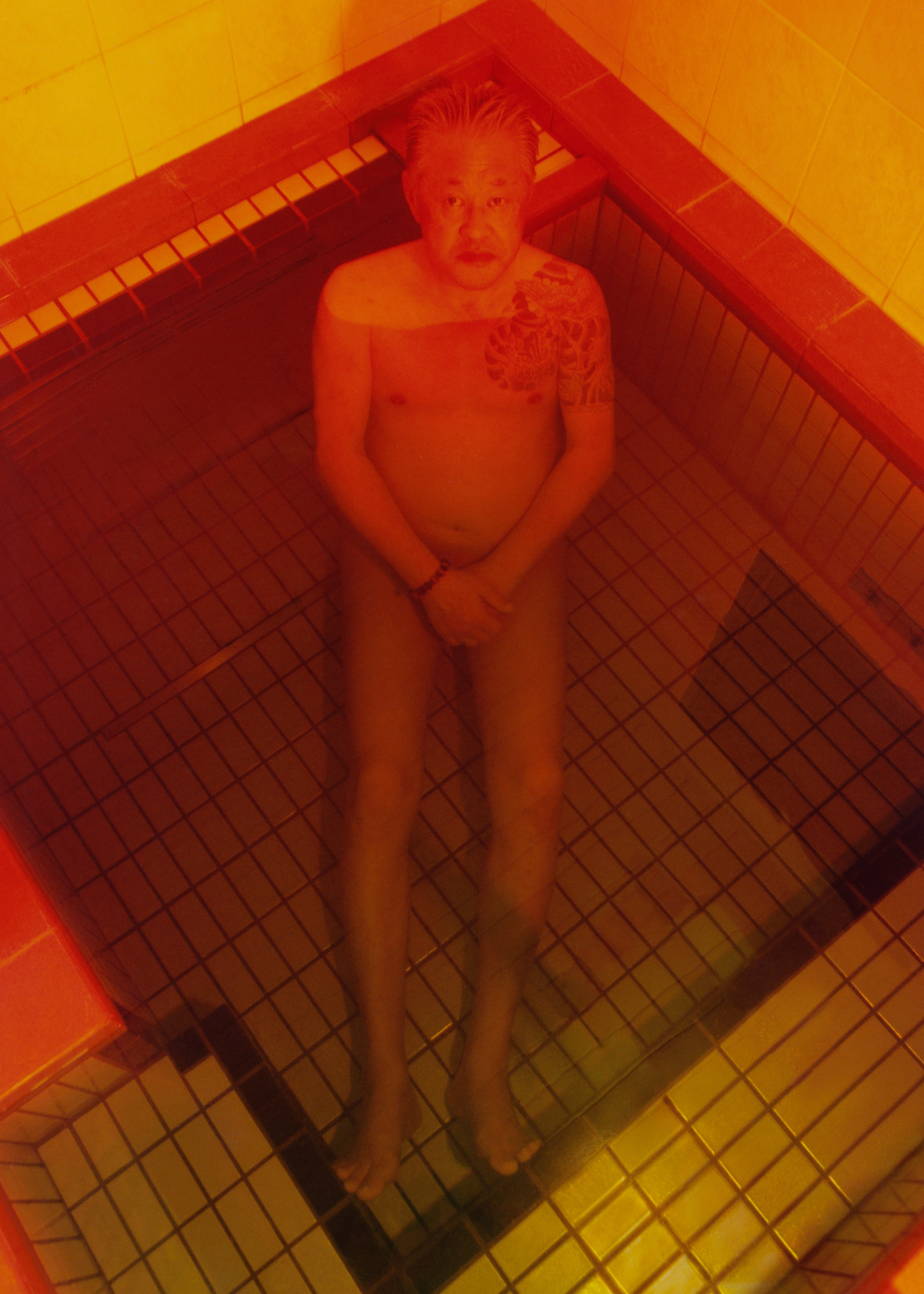 Γιακούζα: Συνέντευξη με τον φωτογράφο Theo Cottle για το λεύκωμά του «893 Yakuza: The Setting Sun»