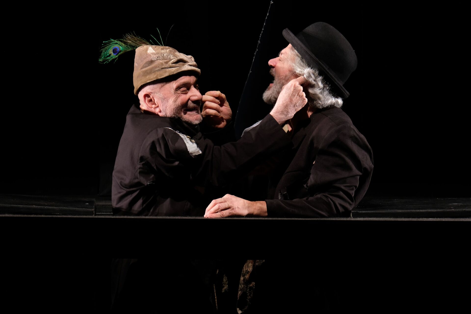 Κριτική για την παράσταση «Περιμένοντας τον Γκοντό» του Σάμιουελ Μπέκετ σε σκηνοθεσία Θεόδωρου Τερζόπουλου στη Στέγη Ιδρύματος Ωνάση