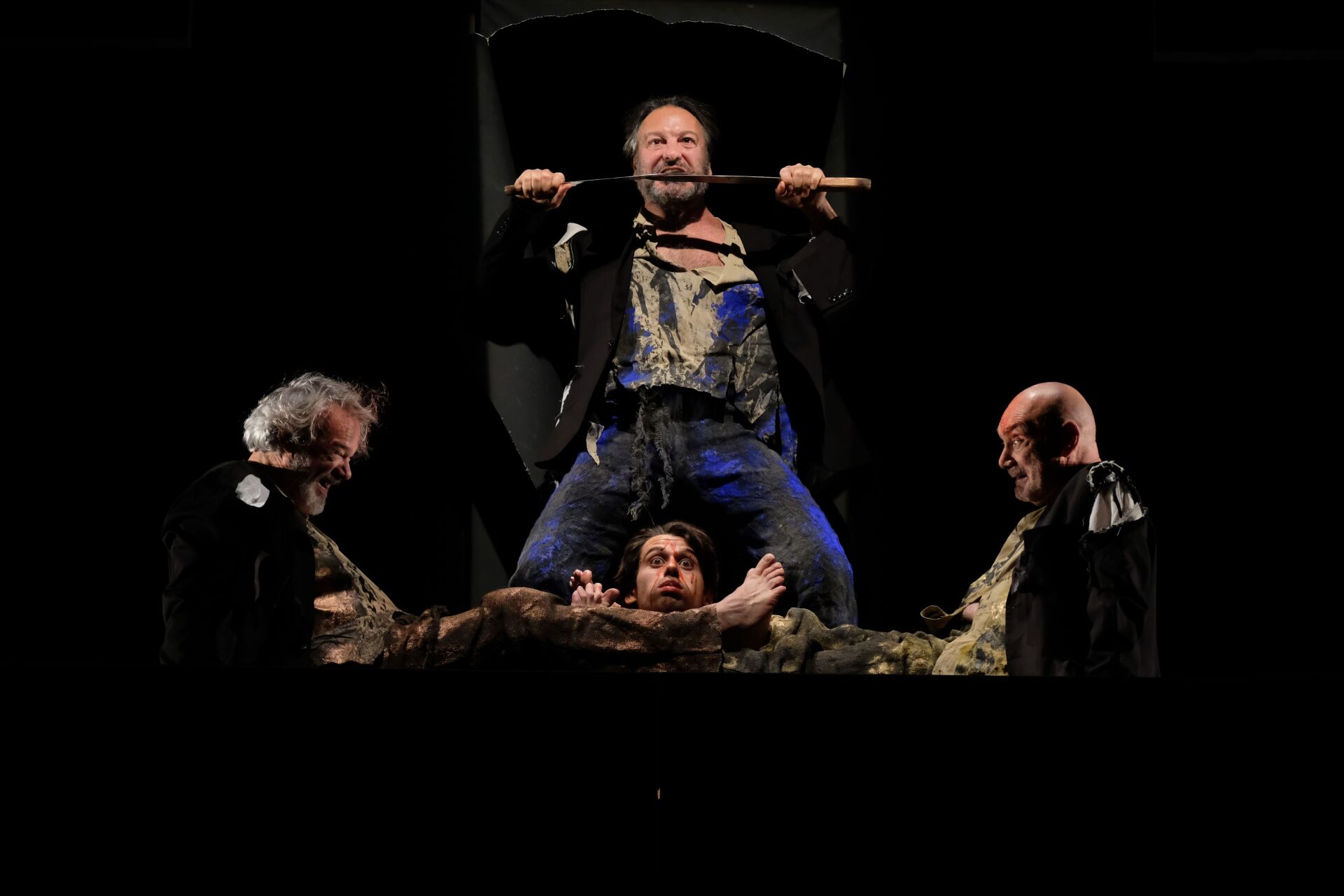 Κριτική για την παράσταση «Περιμένοντας τον Γκοντό» του Σάμιουελ Μπέκετ σε σκηνοθεσία Θεόδωρου Τερζόπουλου στη Στέγη Ιδρύματος Ωνάση