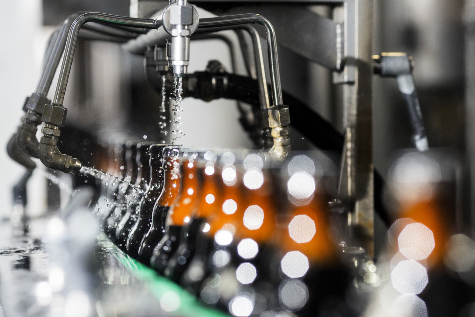 Οι εγκαταστάσεις της Ολυμπιακης Ζυθοποιίας στην Ριτσώνα. 