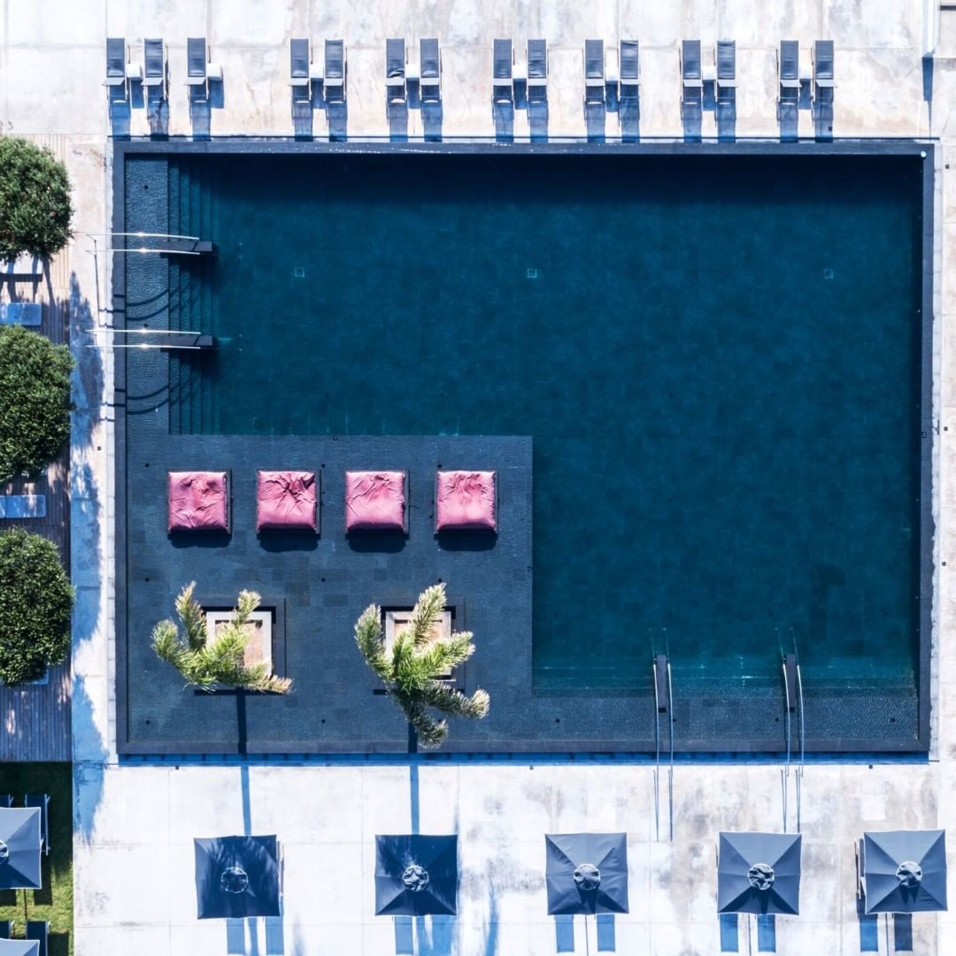 bluegr Hotels & Resorts