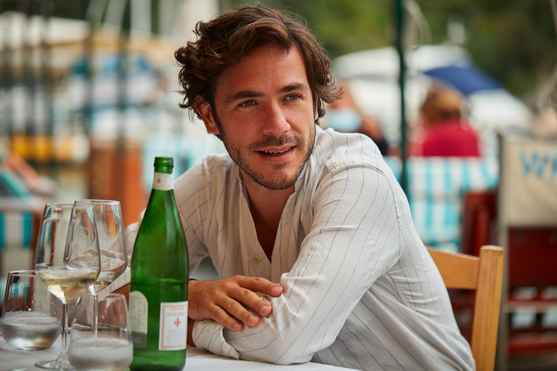 O Jack Savoretti μιλάει στην ATHENS VOICE, πριν τις συναυλίες του σε Αθήνα και Θεσσαλονίκη, για τη μεγάλη επιτυχία του άλμπουμ «Europiana», τη μουσική και τη ζωή του. 