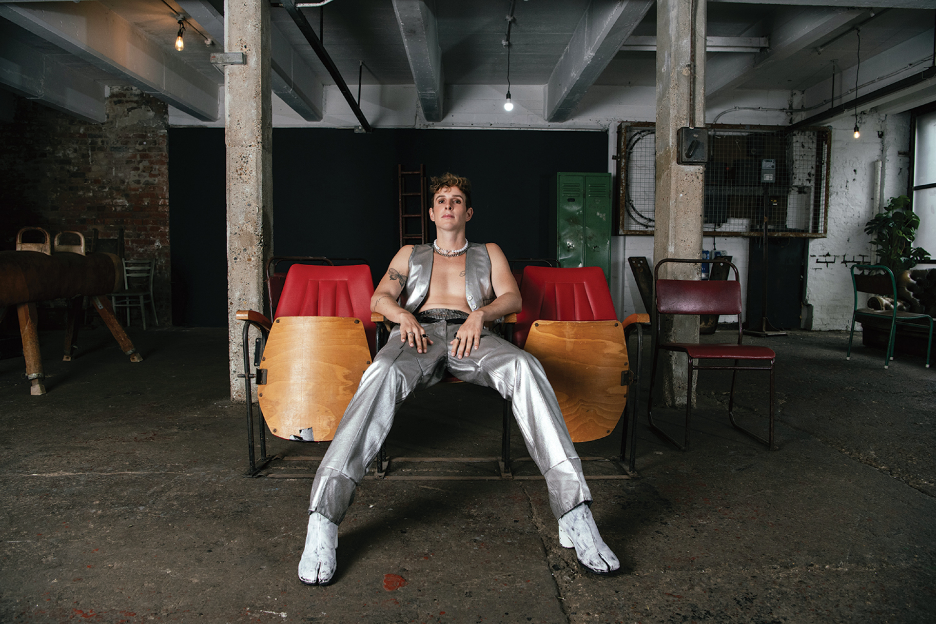 D3LTA, Singer, songwriter