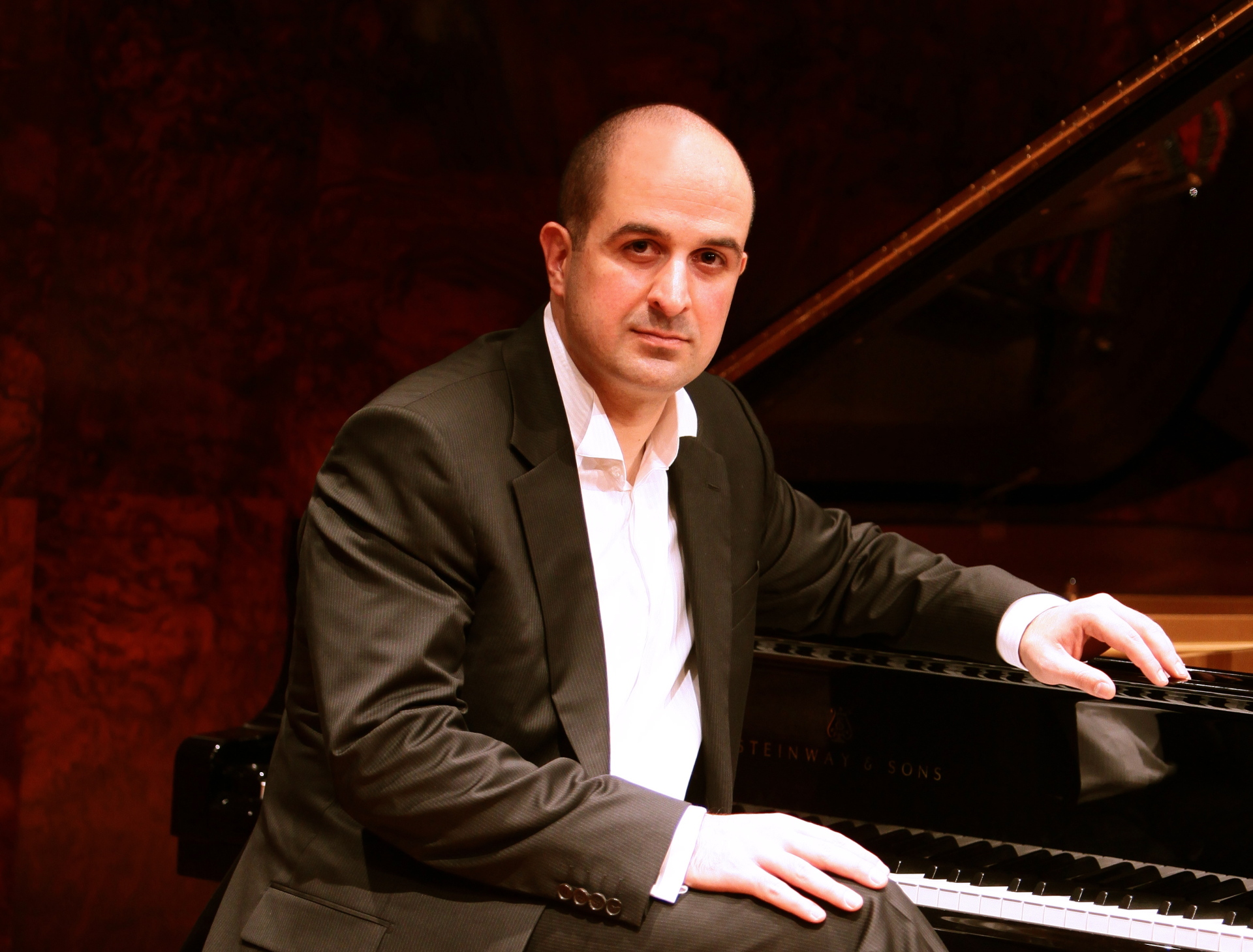 Ο Κάρολος Ζουγανέλης συνοδεύει live επί σκηνής την προβολή της βραβευμένης ταινίας animation «Magic Piano»