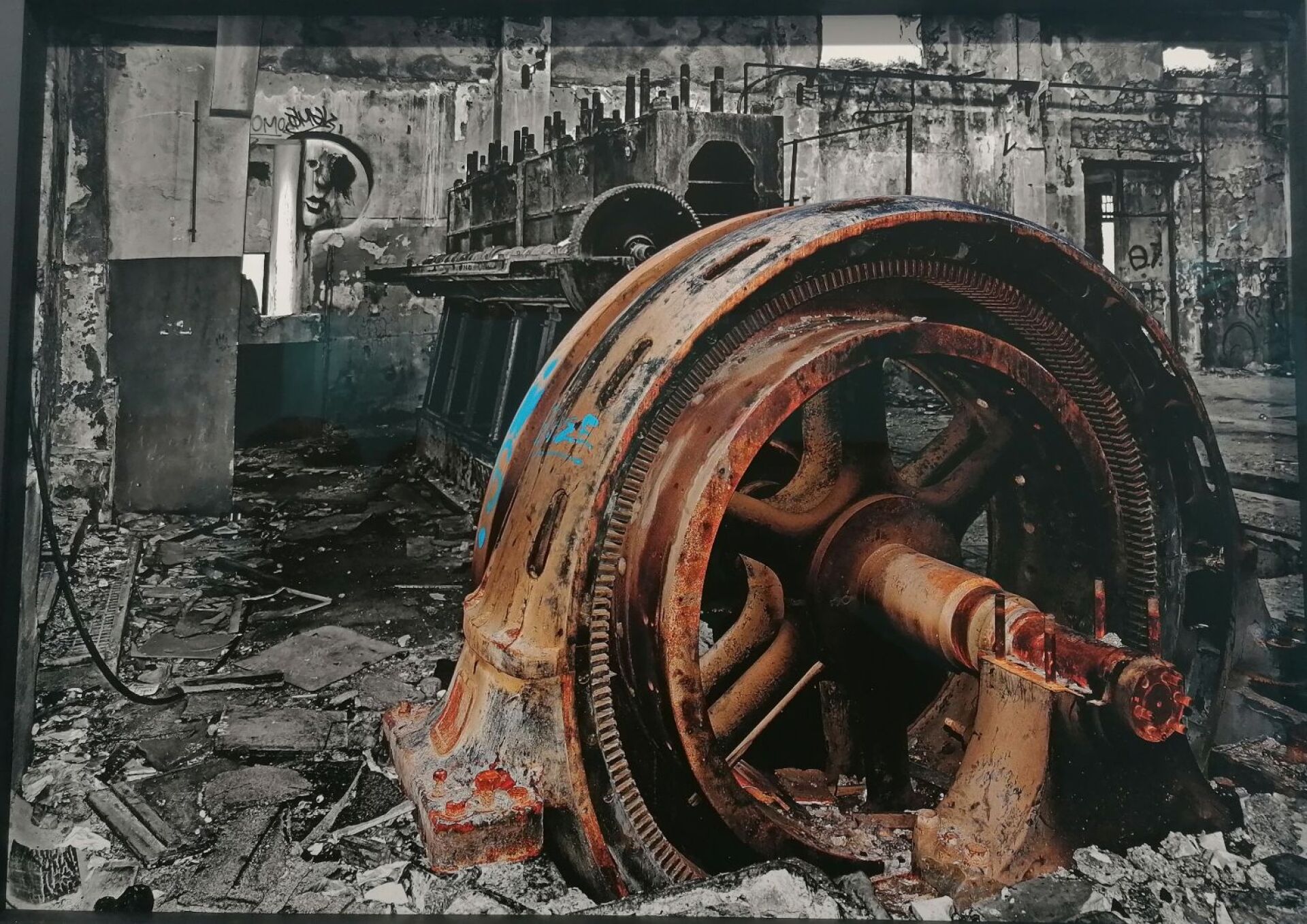 Νίκος Λεοντόπουλος: φωτογραφική έκθεση «στο περιθ[Ο]ριο» στον Εικαστικό Κύκλο ΔΛ