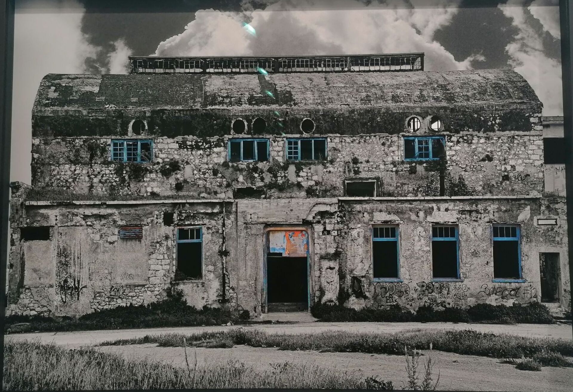 Νίκος Λεοντόπουλος: φωτογραφική έκθεση «στο περιθ[Ο]ριο» στον Εικαστικό Κύκλο ΔΛ