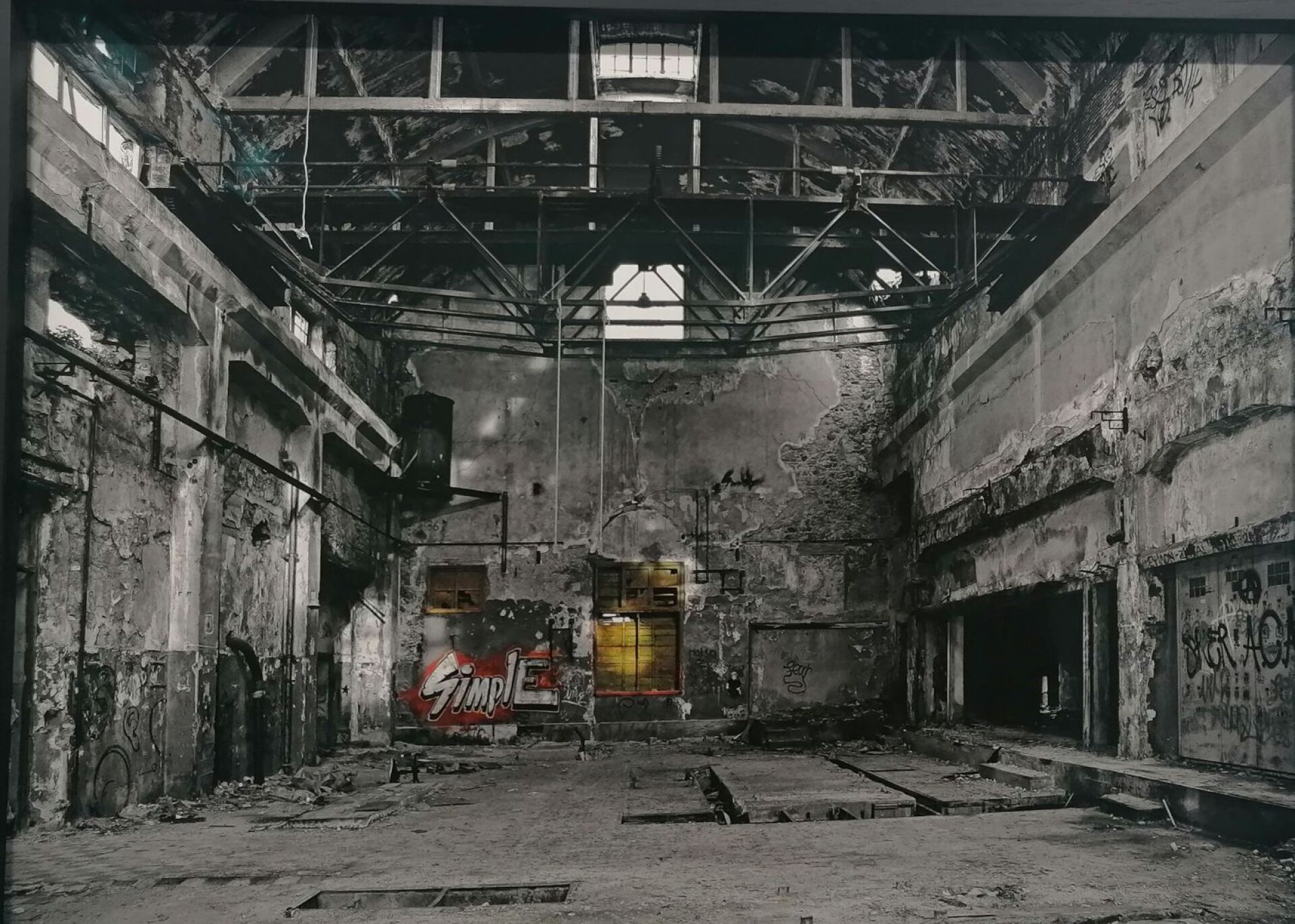 Νίκος Λεοντόπουλος: φωτογραφική έκθεση «στο περιθ[Ο]ριο» στον Εικαστικό Κύκλο ΔΛ