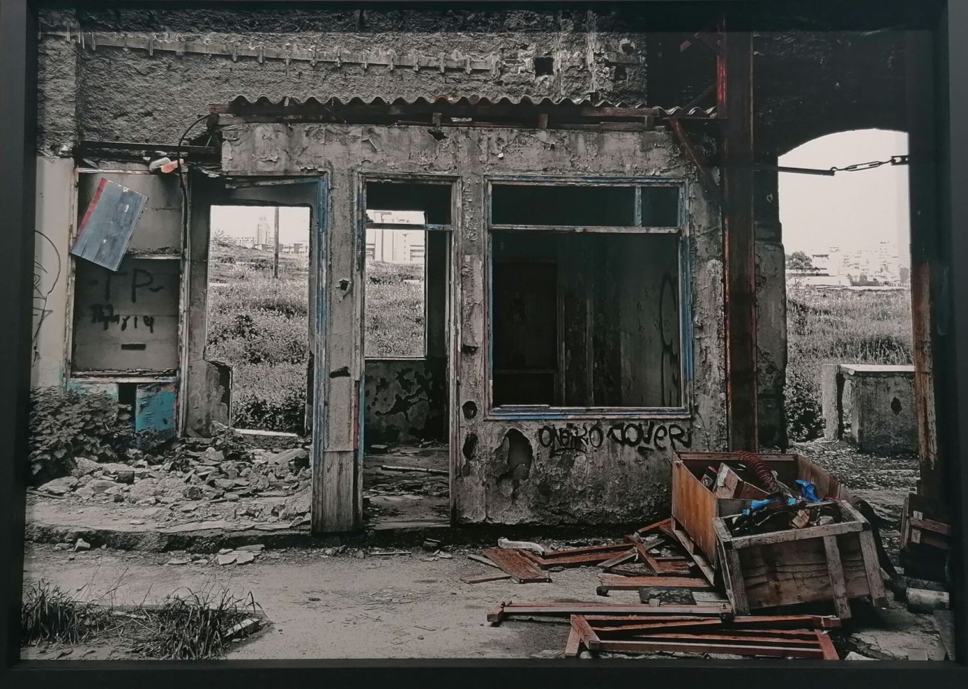 Νίκος Λεοντόπουλος: φωτογραφική έκθεση «στο περιθ[Ο]ριο» στον Εικαστικό Κύκλο ΔΛ