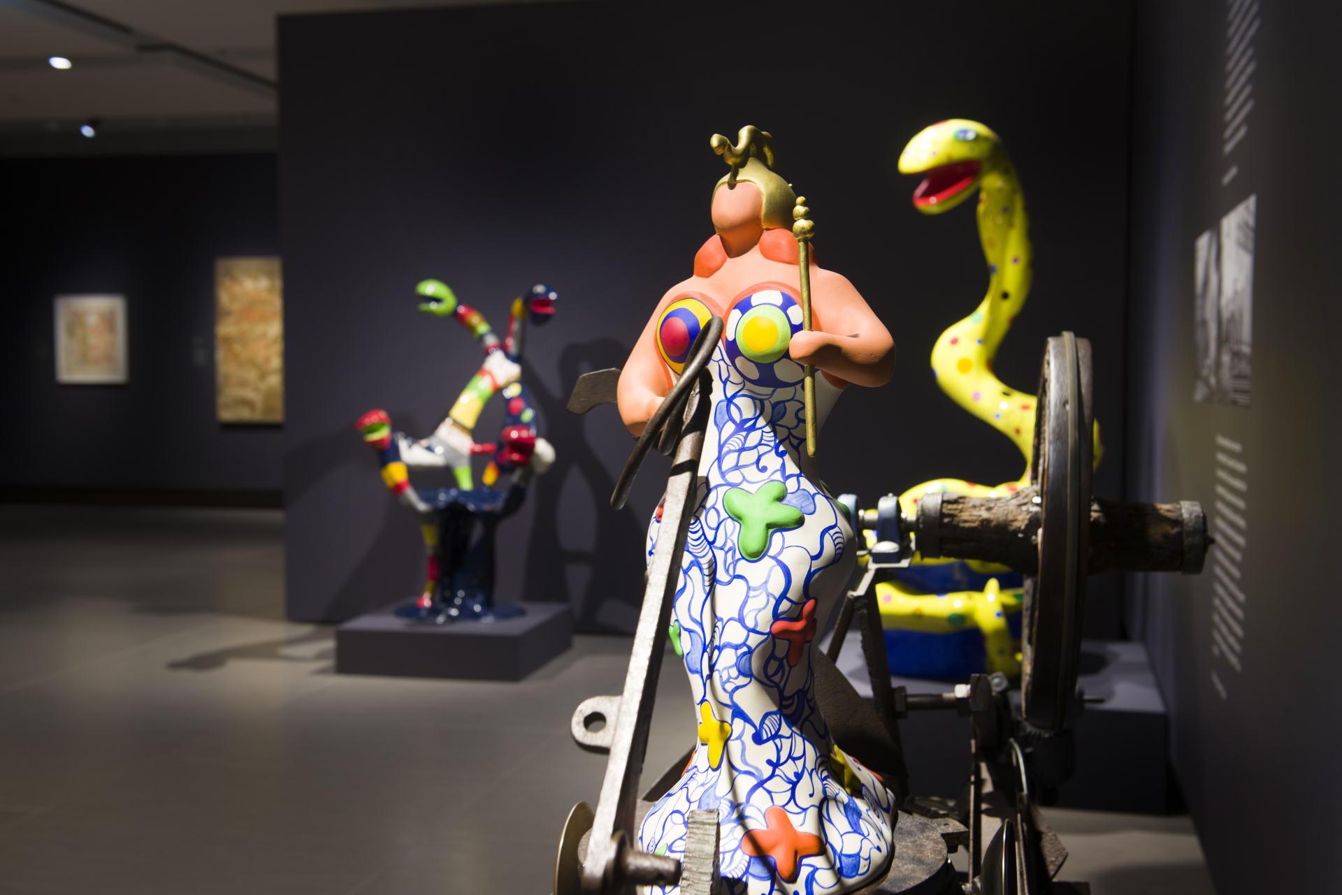 Δημιουργίες των Ζαν Τινγκελί και Νίκι ντε Σεν Φαλ στην έκθεση «Nouveau Réalisme» στο Ίδρυμα Β. & Ε. Γουλανδρή