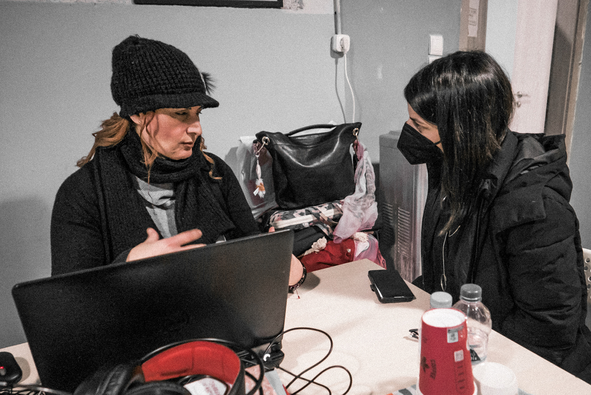 Η Σέρι, τρανς άστεγη στο Υπνωτηριο της Μυκάλης