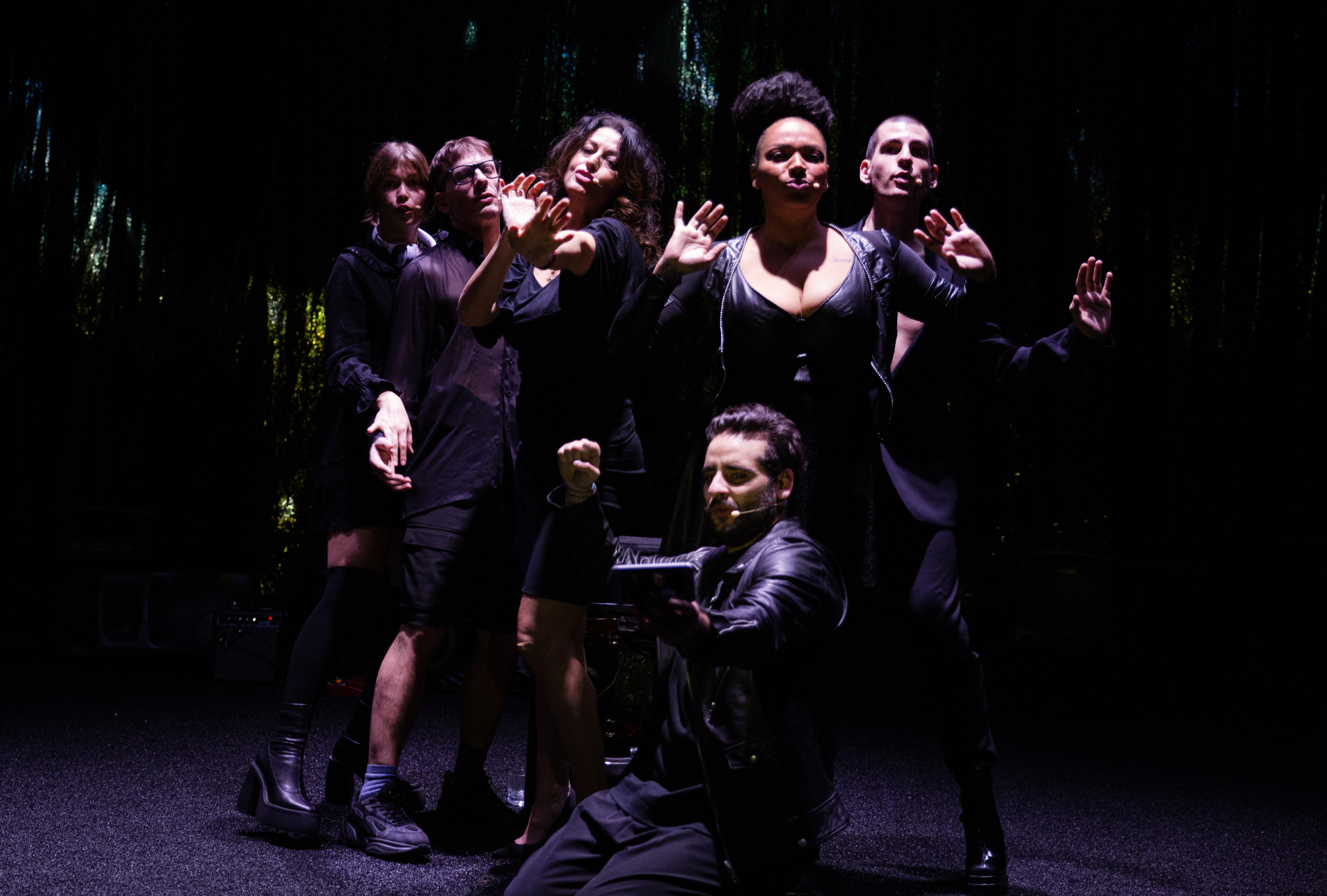 «Πεταλούδες στο στομάχι»: ο Ρ.Α. και οι εραστές του © Κωνσταντίνος Ρήγος