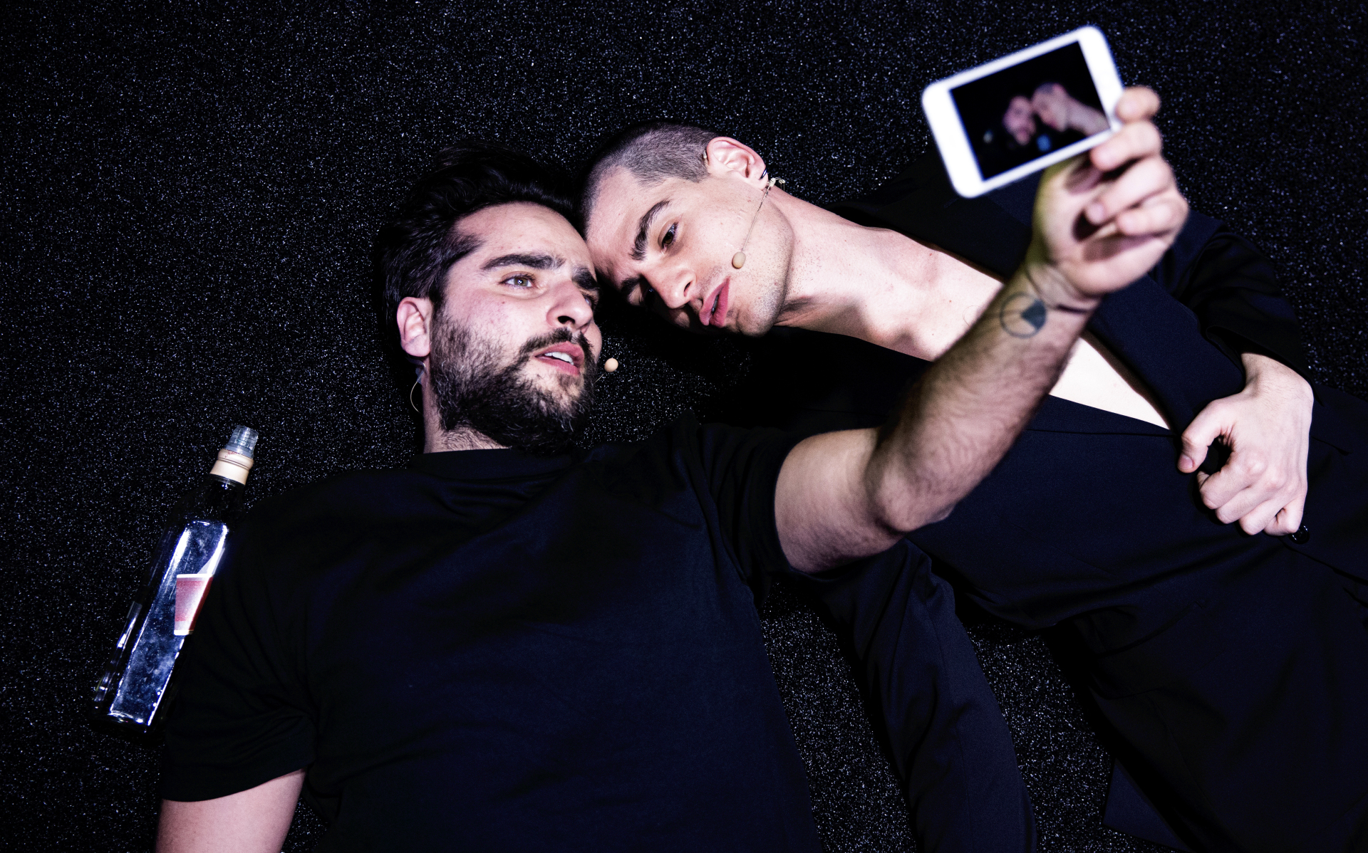 Ο Κωνσταντίνος Μπιμπής και ο Κωνσταντίνος Γεωργόπουλος στο «Πεταλούδες στο στομάχι»