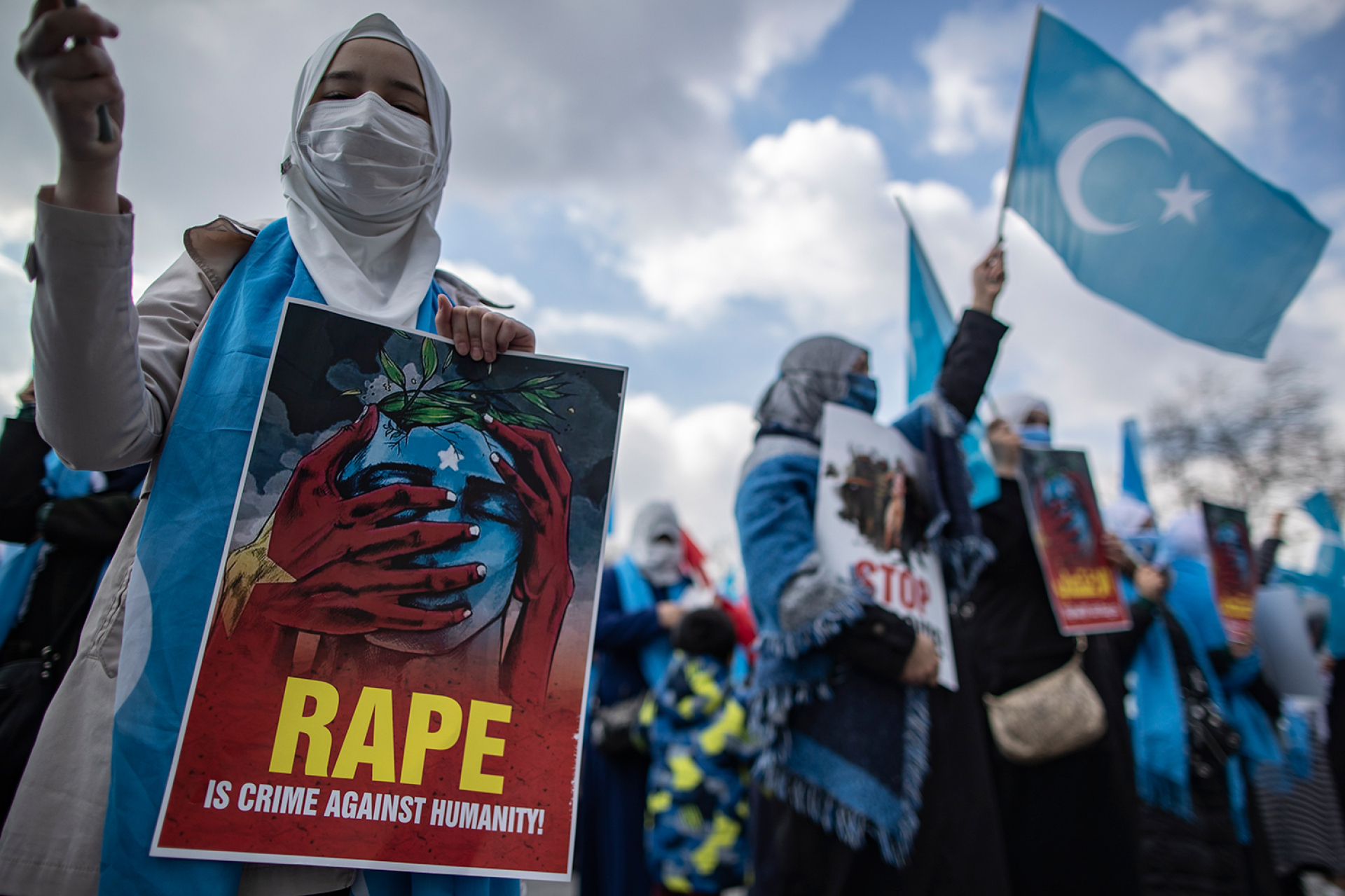 Διαδήλωση υπέρ των Ουιγούρων για τις συνεχιζόμενες παραβιάσεις των ανθρωπίνων δικαιωμάτων στην αυτόνομη περιοχή Xinjiang της Κίνας