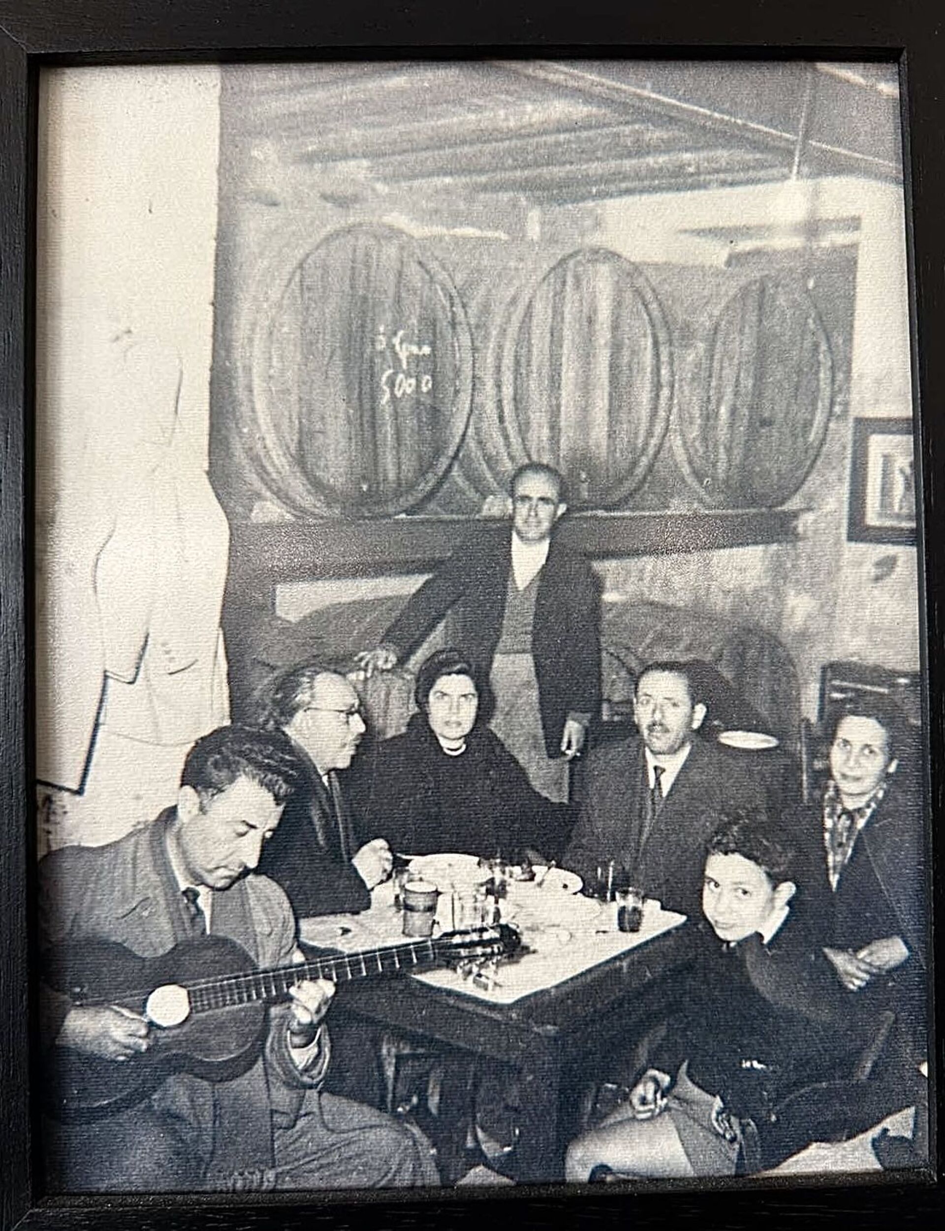 Δεκαετία του '60, υπόγειο κουτούκι