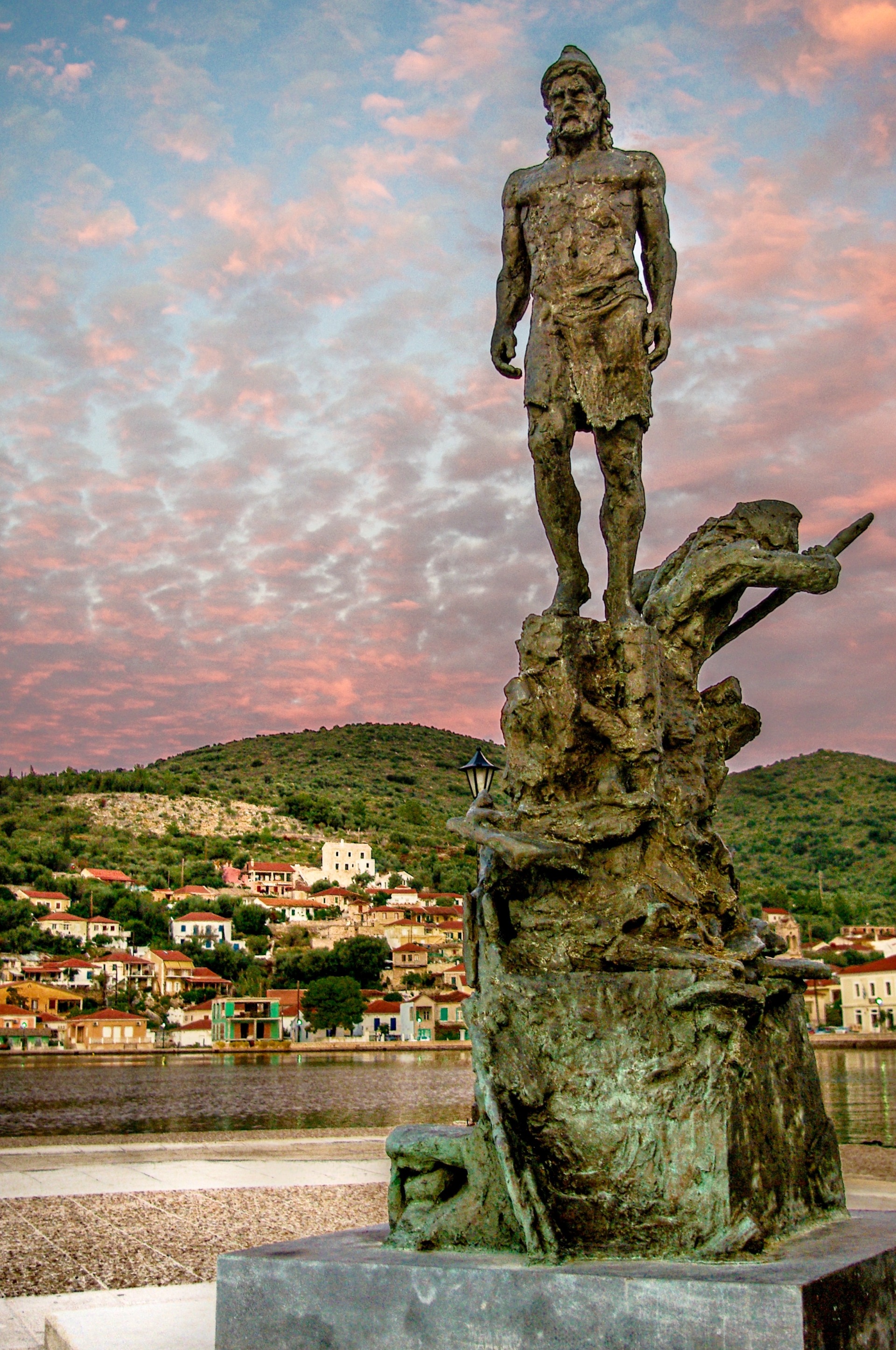 Μια συναρπαστική περιήγηση στα ελληνικά νησιά και σε 25 ξεχωριστούς τουριστικούς προορισμούς της χώρας μας, μέσα από το πρίσμα του National Geographic.