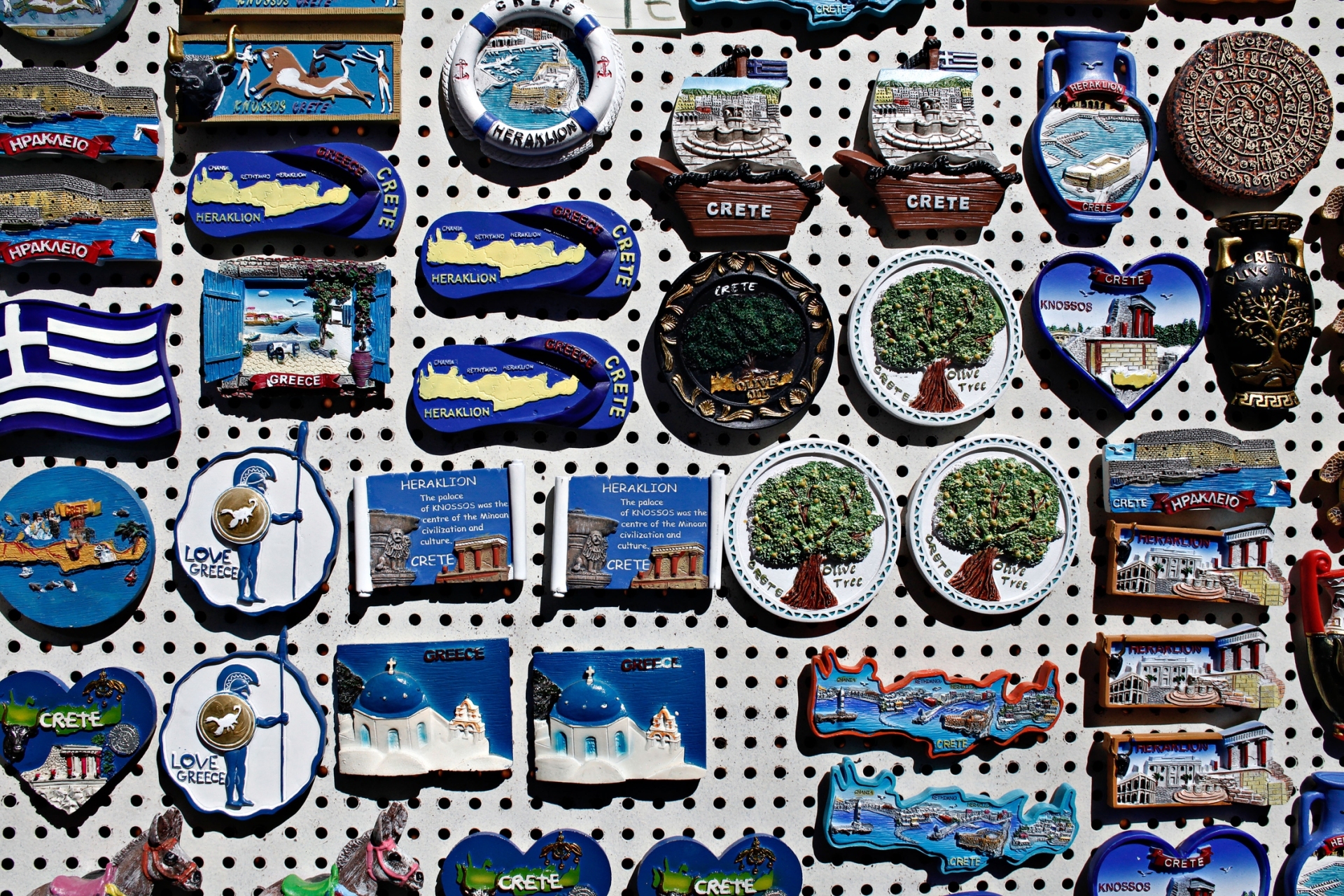 Μια συναρπαστική περιήγηση στα ελληνικά νησιά και σε 25 ξεχωριστούς τουριστικούς προορισμούς της χώρας μας, μέσα από το πρίσμα του National Geographic.