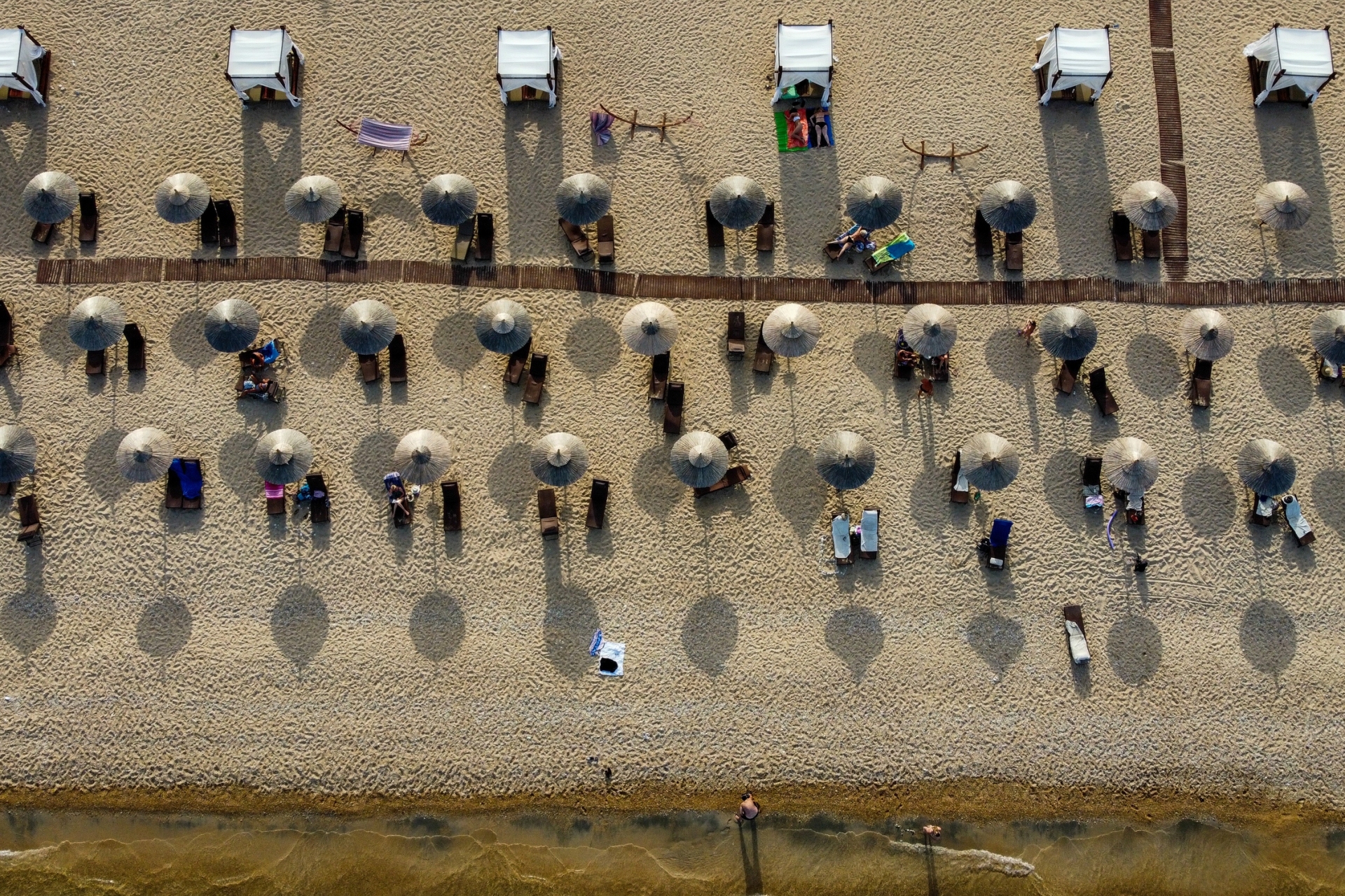 Μια συναρπαστική περιήγηση στα ελληνικά νησιά και σε 25 ξεχωριστούς τουριστικούς προορισμούς της χώρας μας, μέσα από το πρίσμα του National Geographic.
