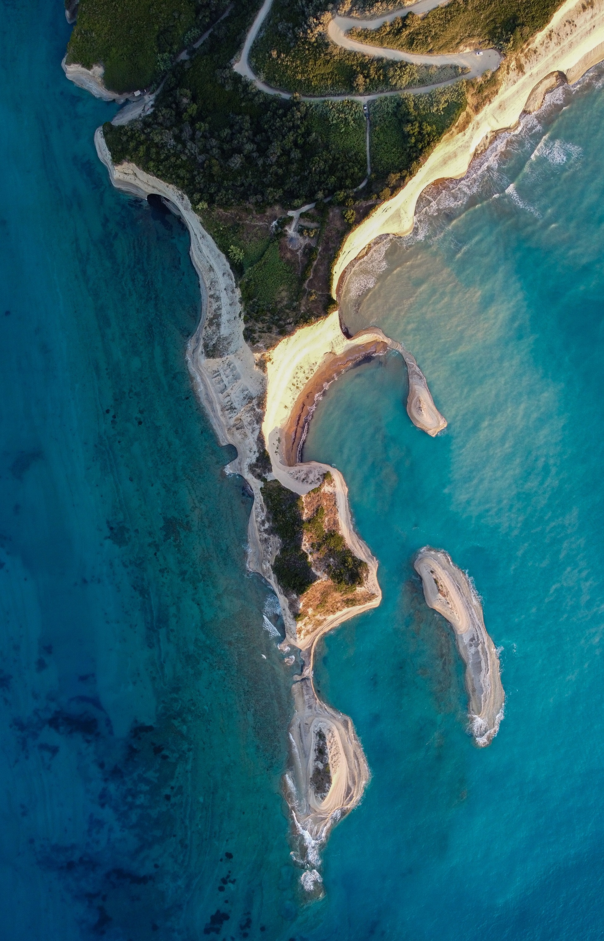 Μια συναρπαστική περιήγηση στα ελληνικά νησιά και σε 25 ξεχωριστούς τουριστικούς προορισμούς της χώρας μας, μέσα από το πρίσμα του National Geographic.