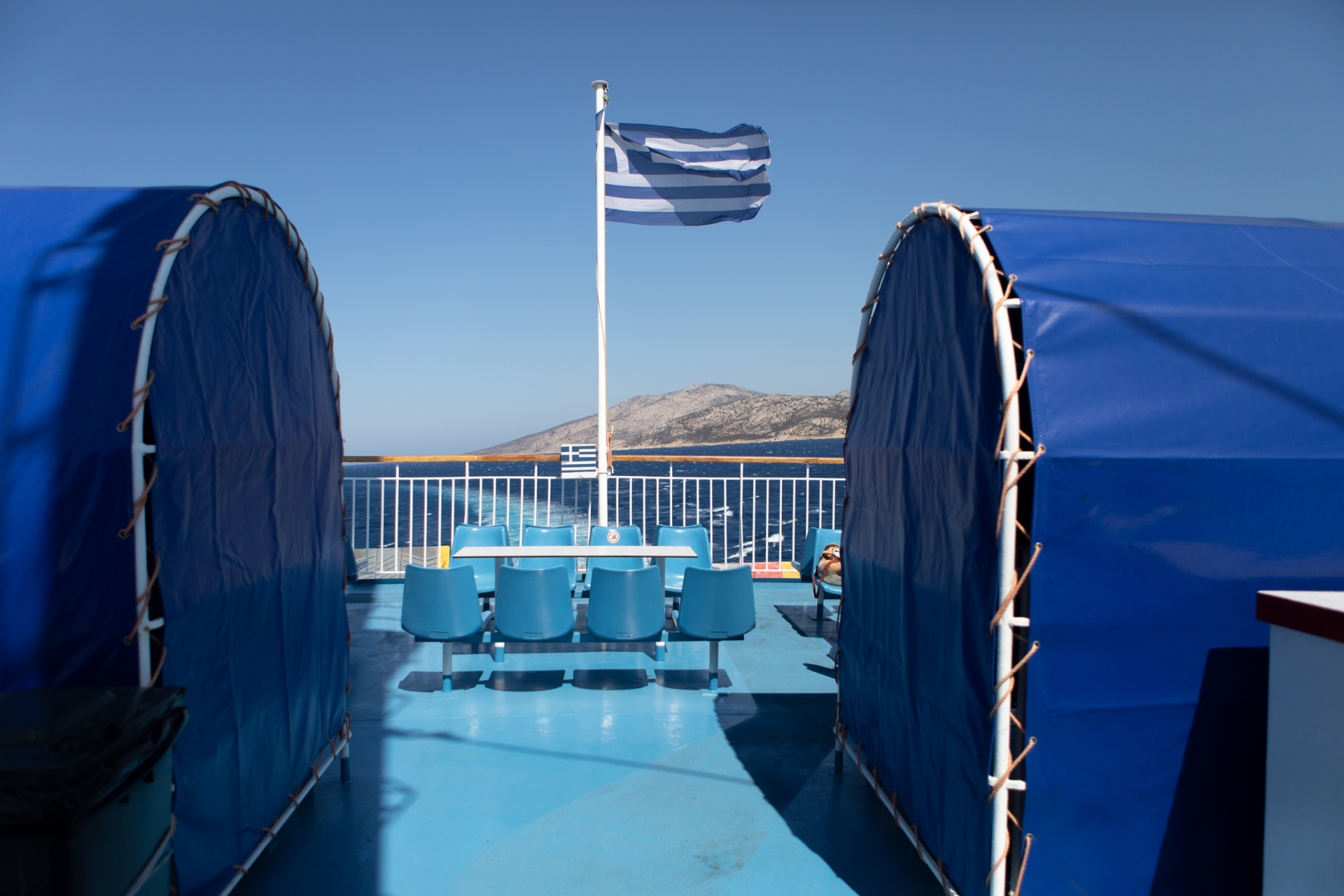 Μια συναρπαστική περιήγηση στα ελληνικά νησιά και σε 25 ξεχωριστούς τουριστικούς προορισμούς της χώρας μας, μέσα από το πρίσμα του National Geographic.